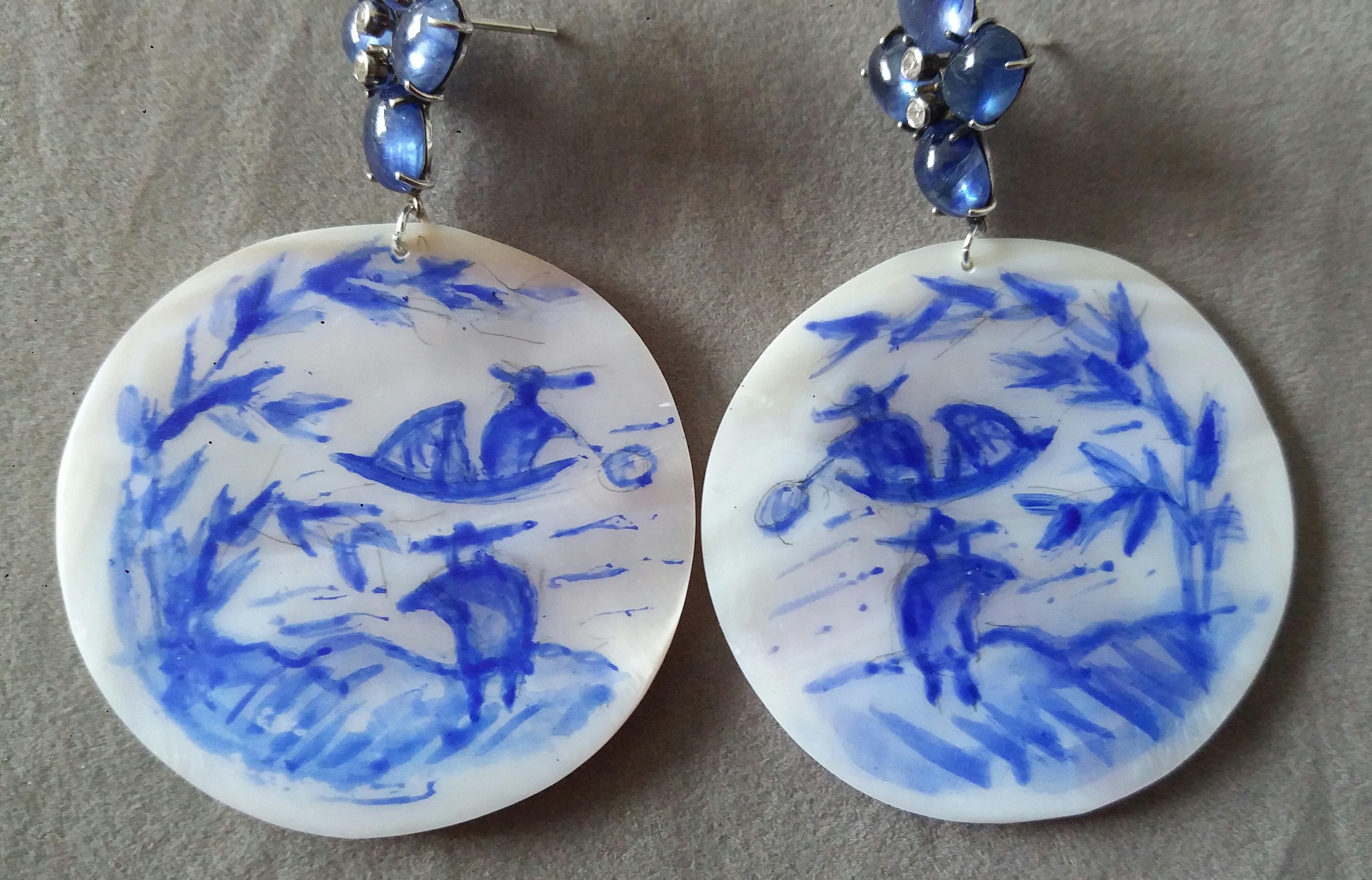 Pendientes Vintage Chinos Pintados a Mano MotherofPearl Oro Diamantes Zafiros Azules en venta 1