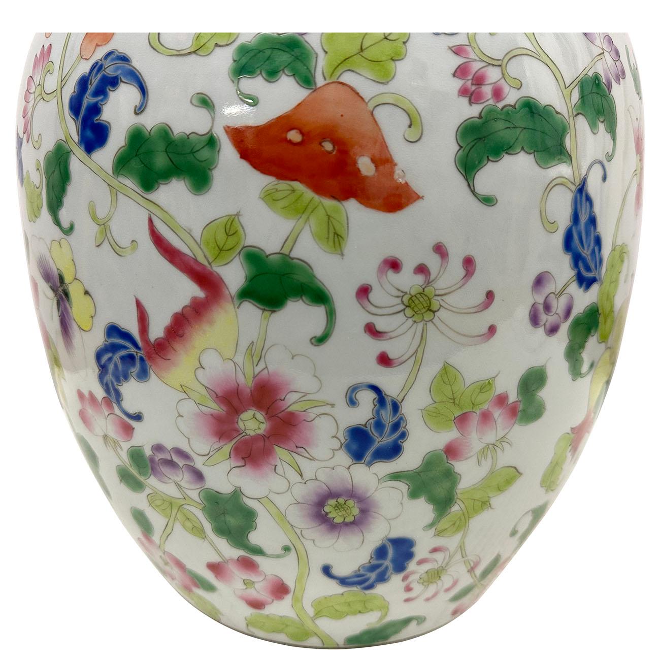 Peint à la main Pot à gingembre floral chinois peint à la main en vente