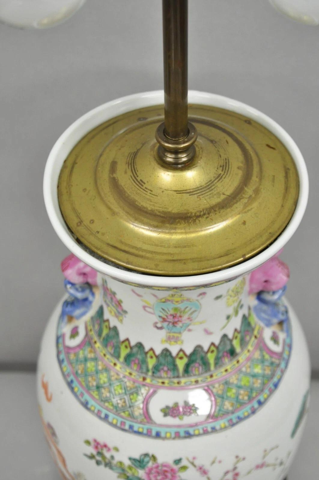 Vintage Chinese Hand Painted Porcelain Jardinierie Floral Chinoiserie Table Lamp For Sale 1