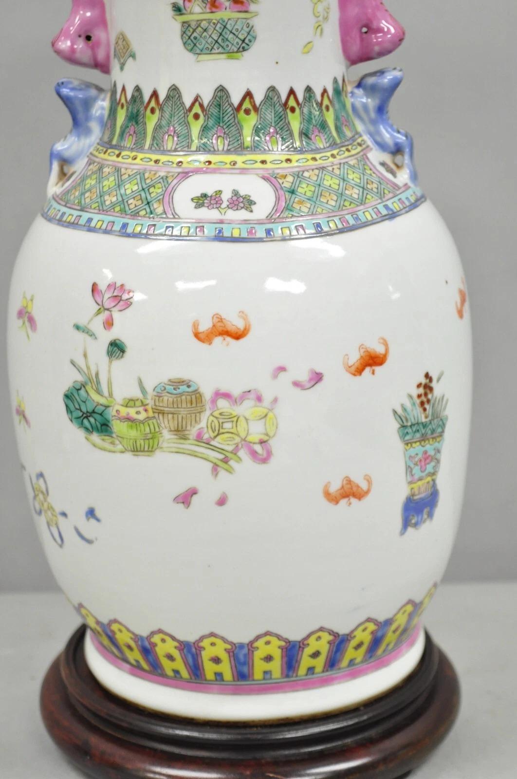 Vintage Chinese Hand Painted Porcelain Jardinierie Floral Chinoiserie Table Lamp For Sale 4