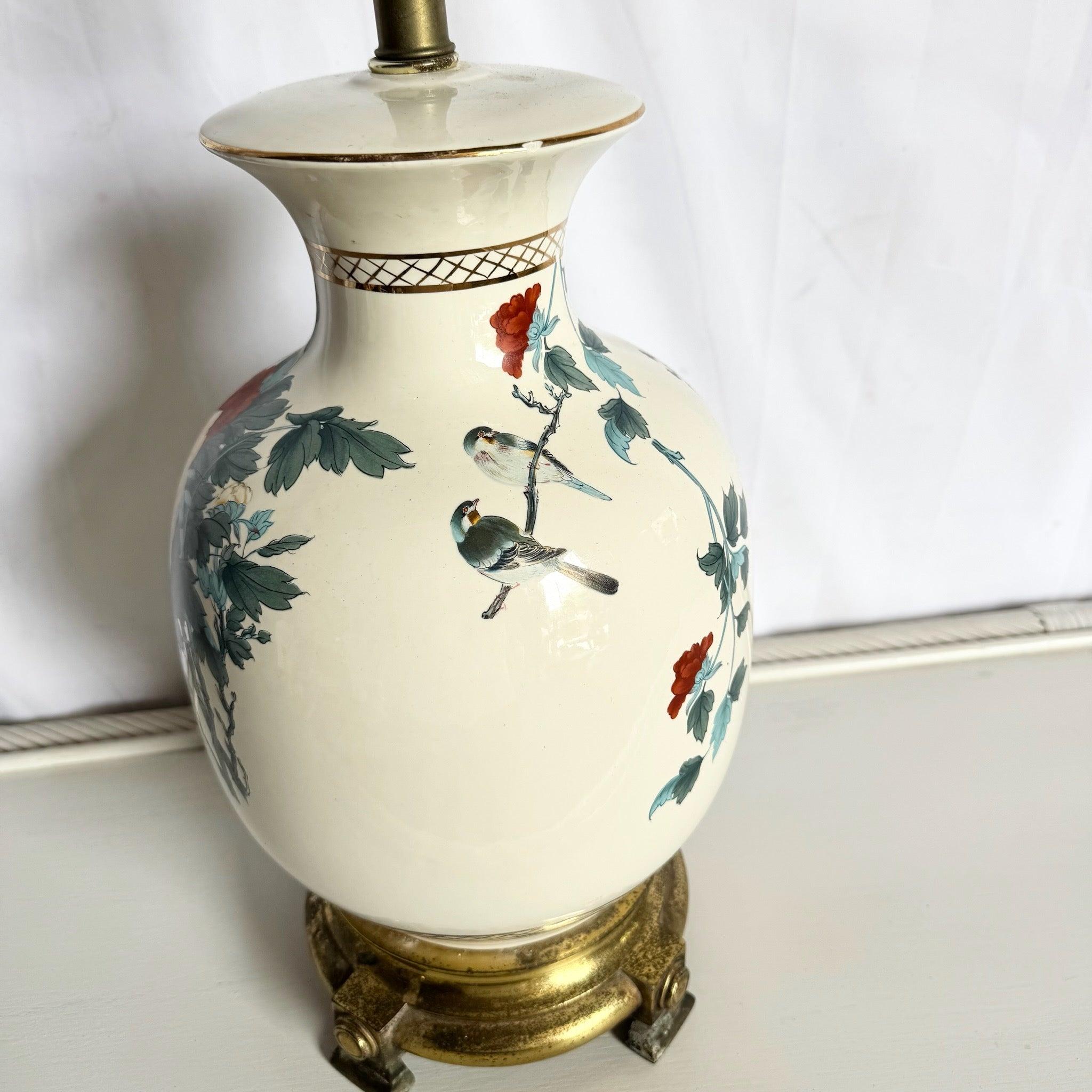 Vintage Chinese Hand Painted Porcelain Table Lamp on Brass Base For Sale 2