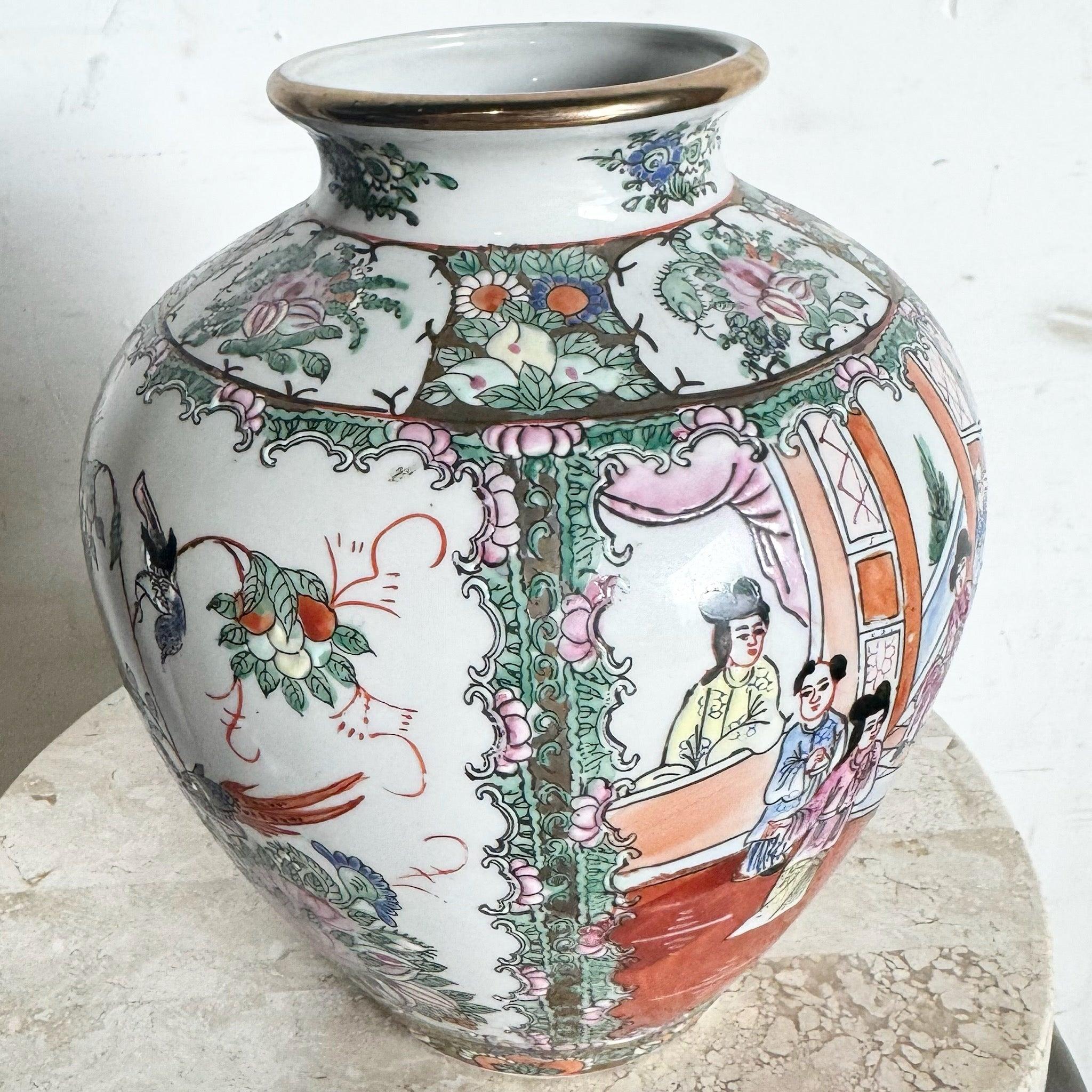 XX secolo Vaso cinese d'epoca in porcellana dipinta a mano in vendita