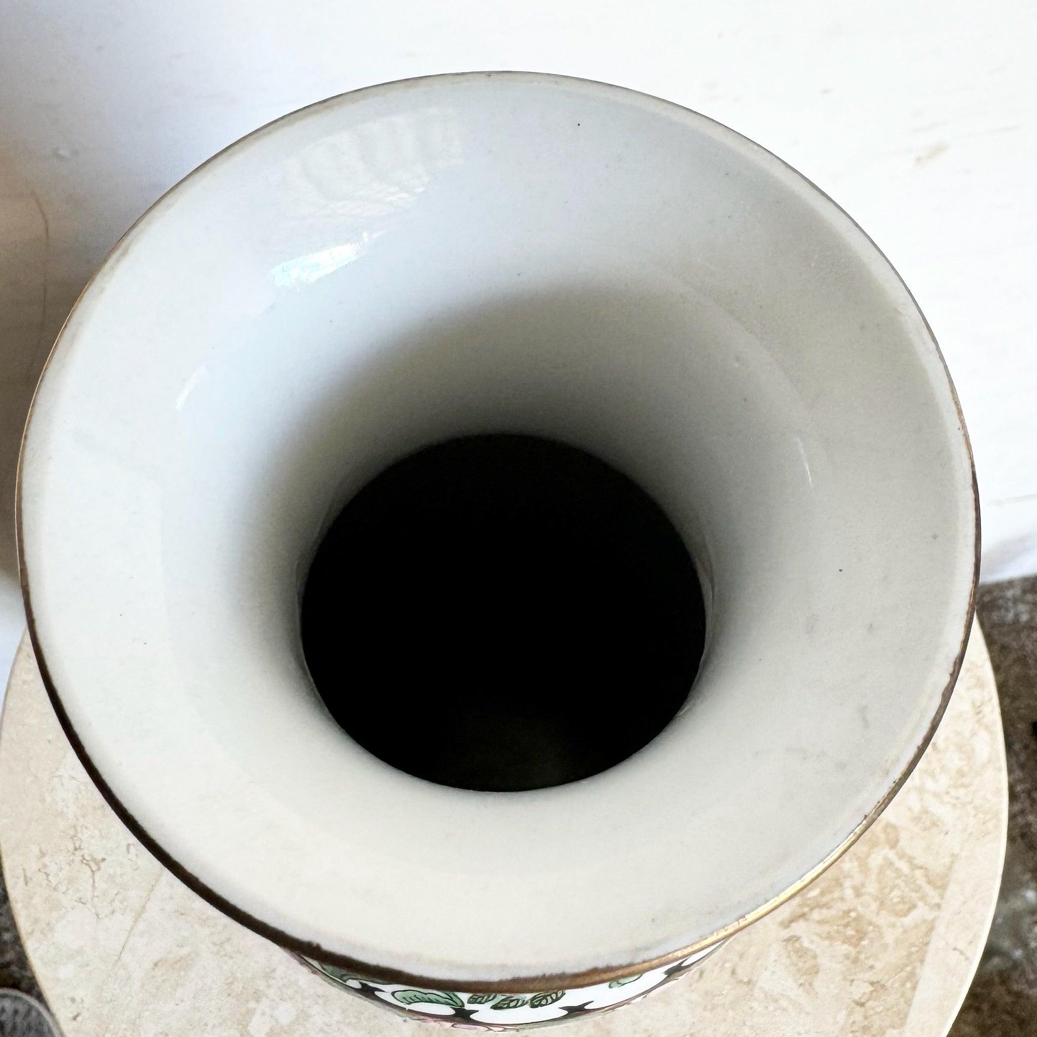 Porcellana Vaso cinese d'epoca in porcellana dipinta a mano in vendita