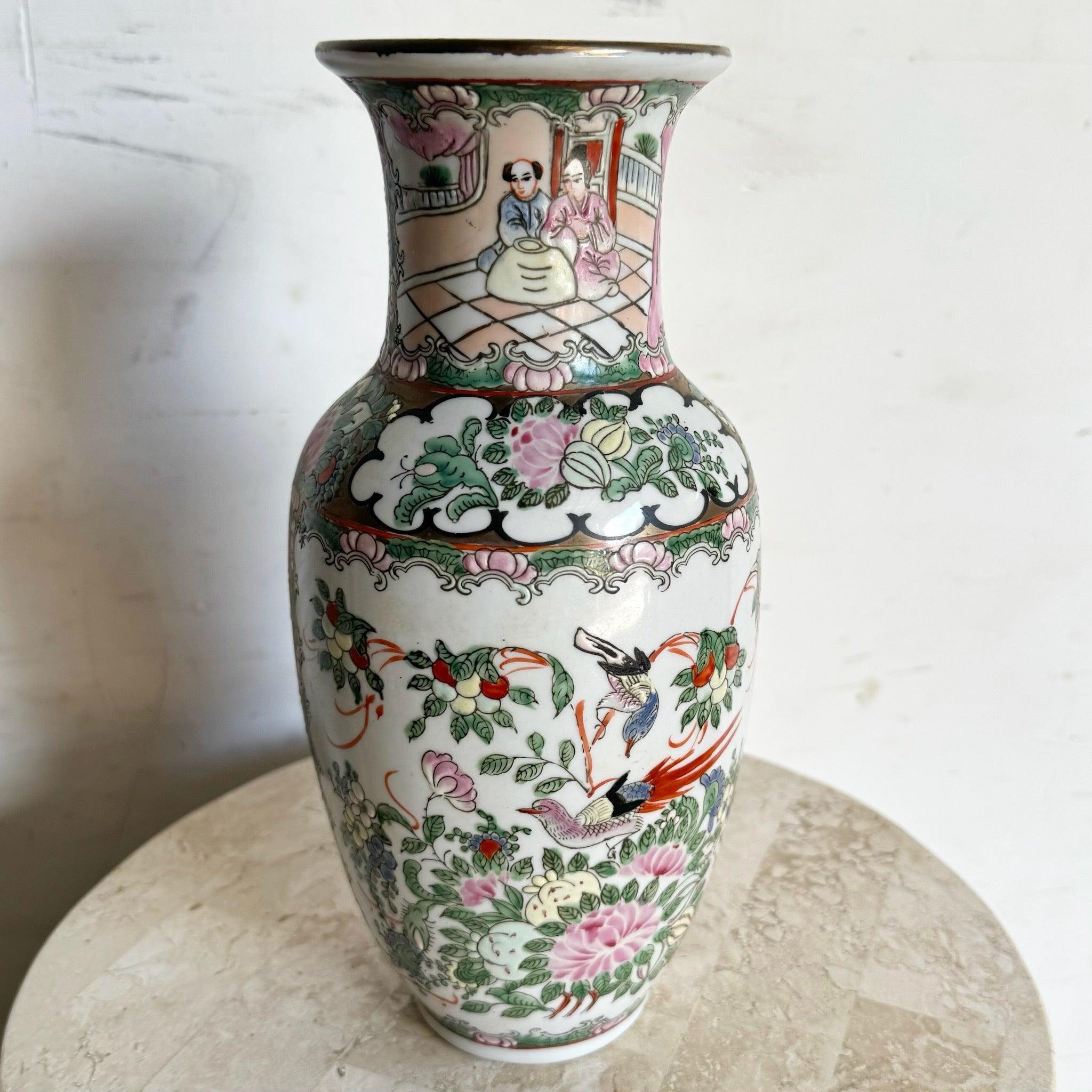 Vaso cinese d'epoca in porcellana dipinta a mano in vendita 2