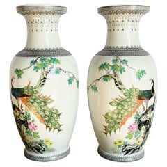 Vasi cinesi d
epoca in porcellana dipinti a mano - una coppia