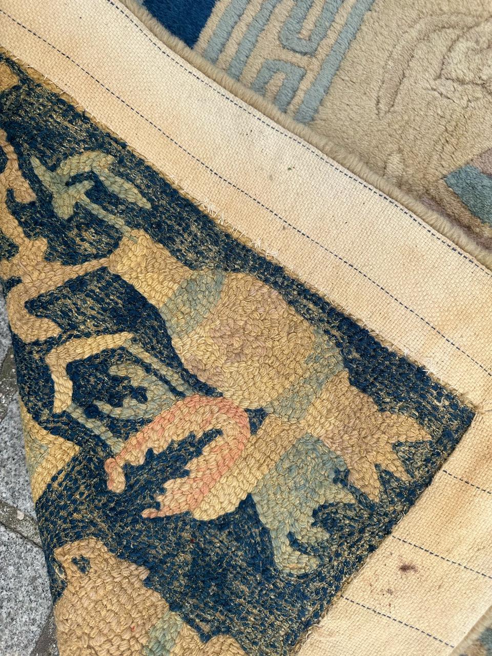 Vintage Chinese hand tufted rug For Sale 4