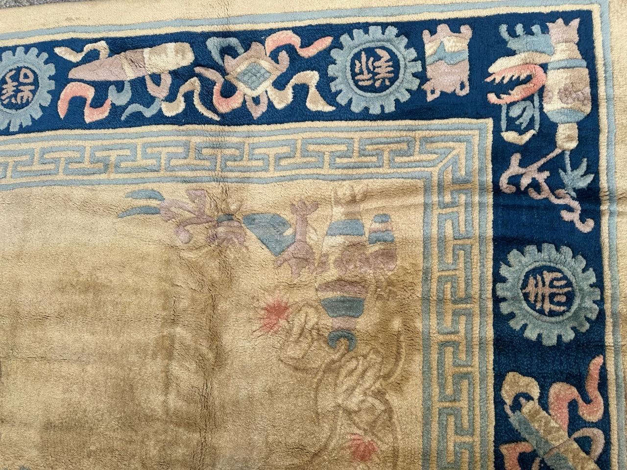 Vintage Chinese hand tufted rug In Good Condition For Sale In Saint Ouen, FR