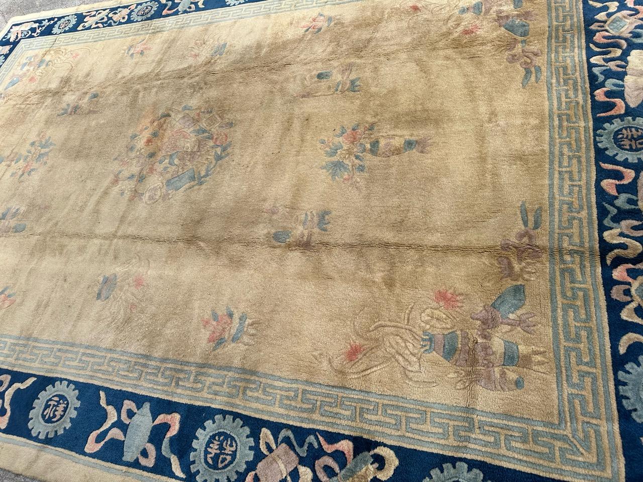 Vintage Chinese hand tufted rug For Sale 1