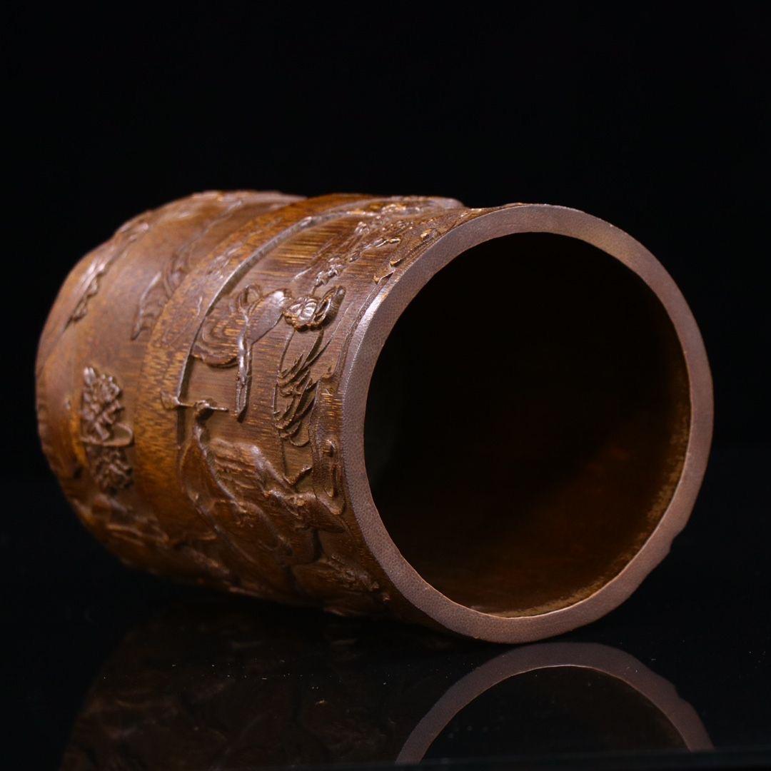 Vintage Chinese Handcrafted Bamboo Engraving Figures Story Penholder For Sale 5