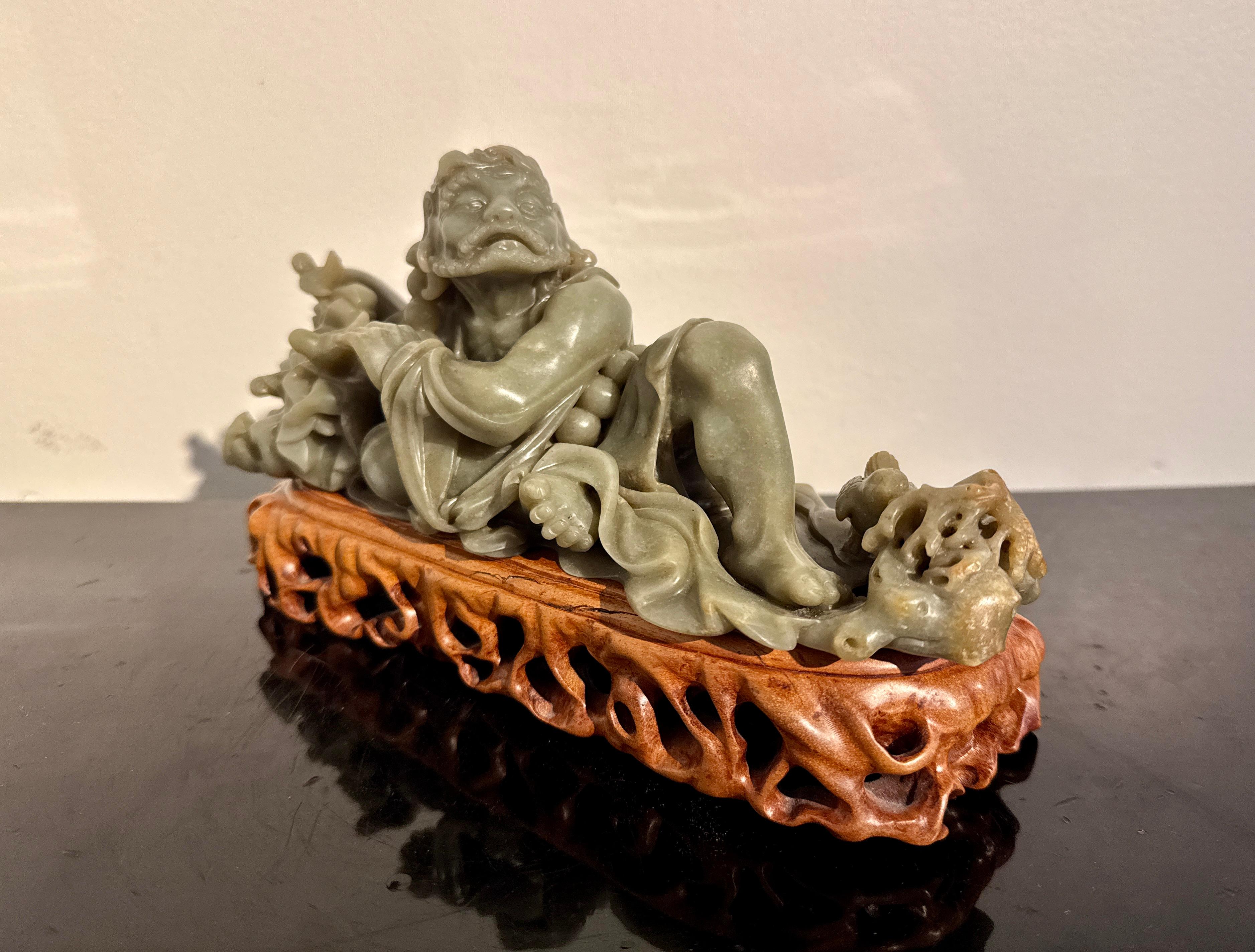 Vintage Chinese Hardstone Carving of Damo, Early to Mid 20th Century, China In Good Condition For Sale In Austin, TX