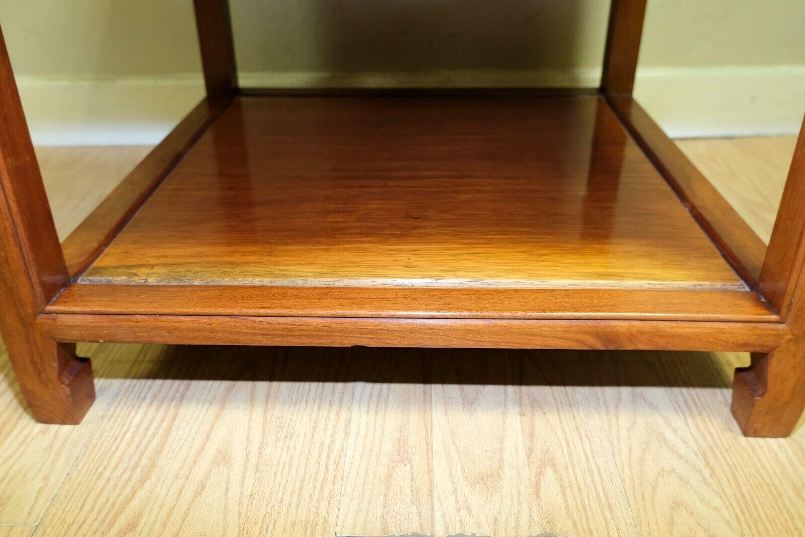 VINTAGE CHINESE HARDWOOD SiDE TABLE WITH DECORATIVE SINGLE DRAWER & SHELF For Sale 3