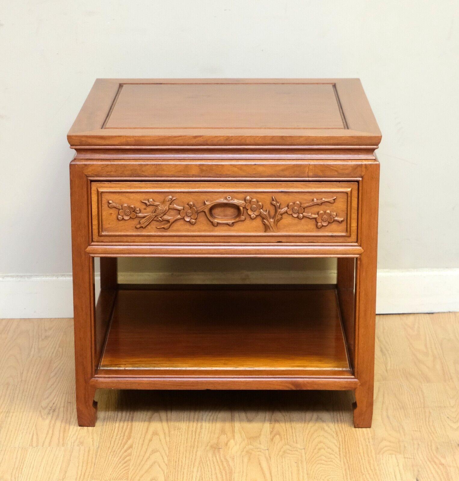 VINTAGE CHINESE HARDWOOD SiDE TABLE WITH DECORATIVE SINGLE DRAWER & SHELF For Sale 5