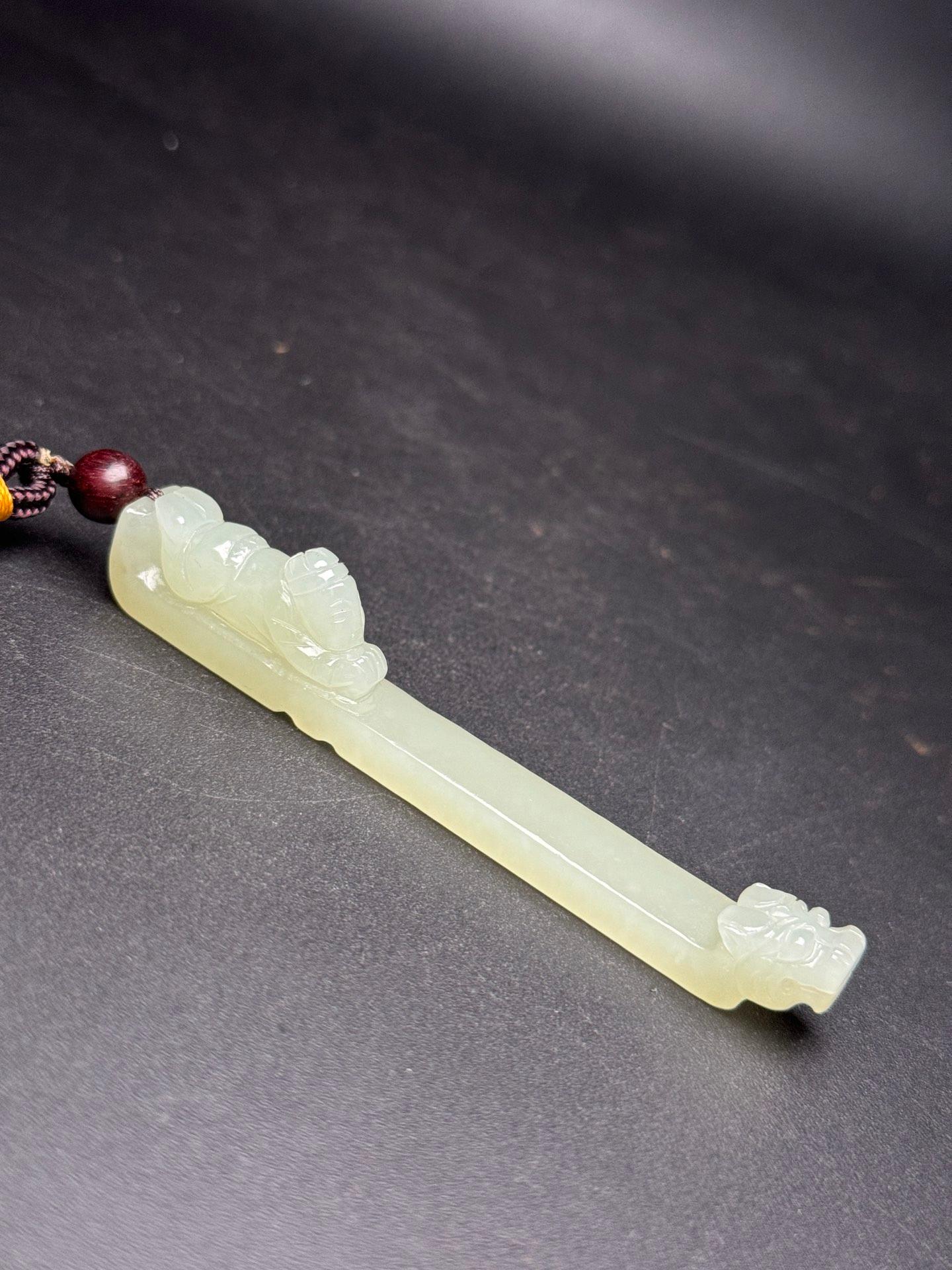 Vintage Chinese Hetian Jade Carving Boat Design Incense Holder – Jade Boat of Blessings

This exquisite Vintage Chinese Hetian Jade Carving Incense Holder features a finely sculpted boat design, symbolizing a journey of smooth sailing, fortune, and