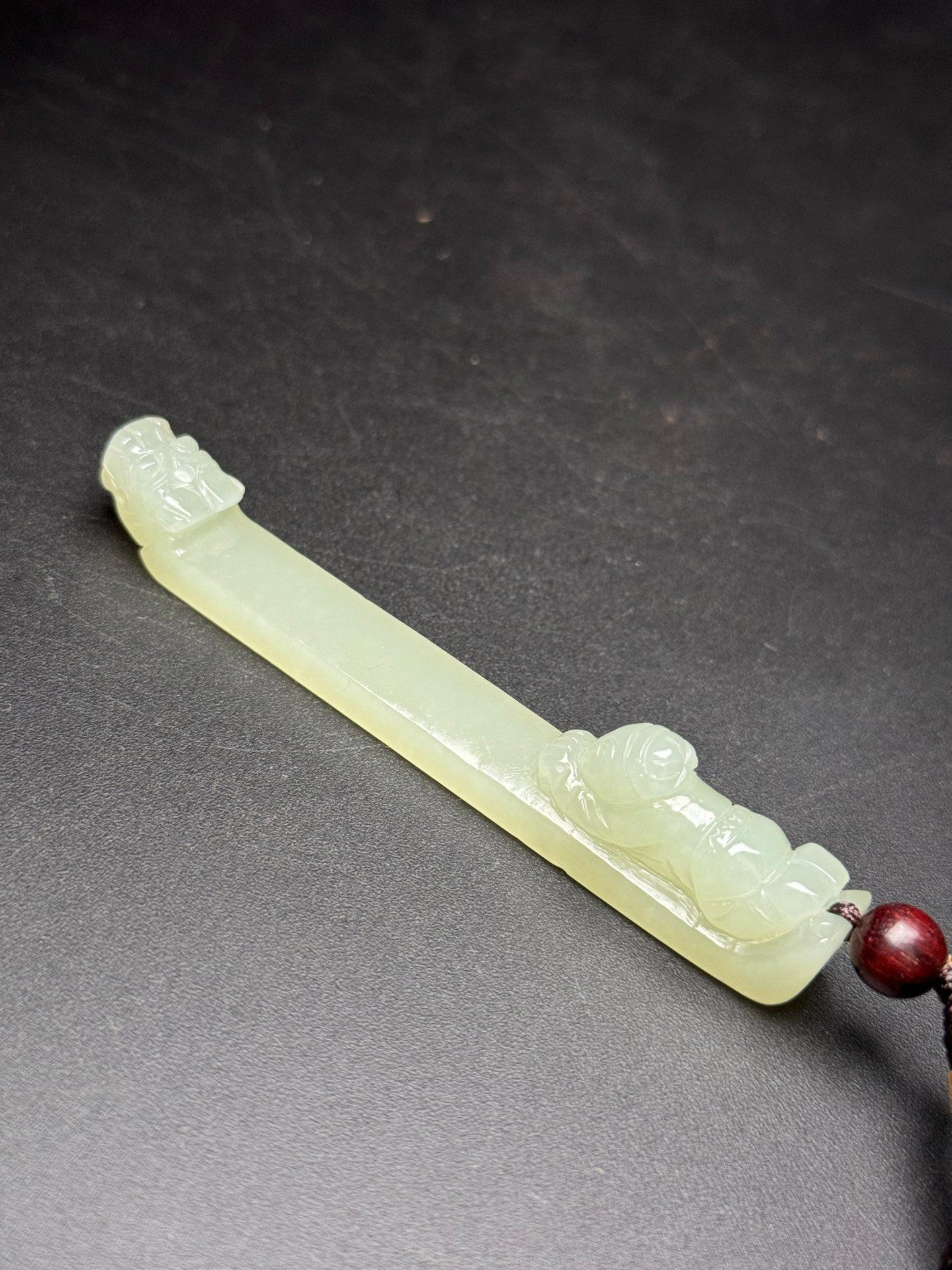Vintage Chinese Hetian Jade Carving Boat Design Incense Holder In Fair Condition For Sale In 景德镇市, CN