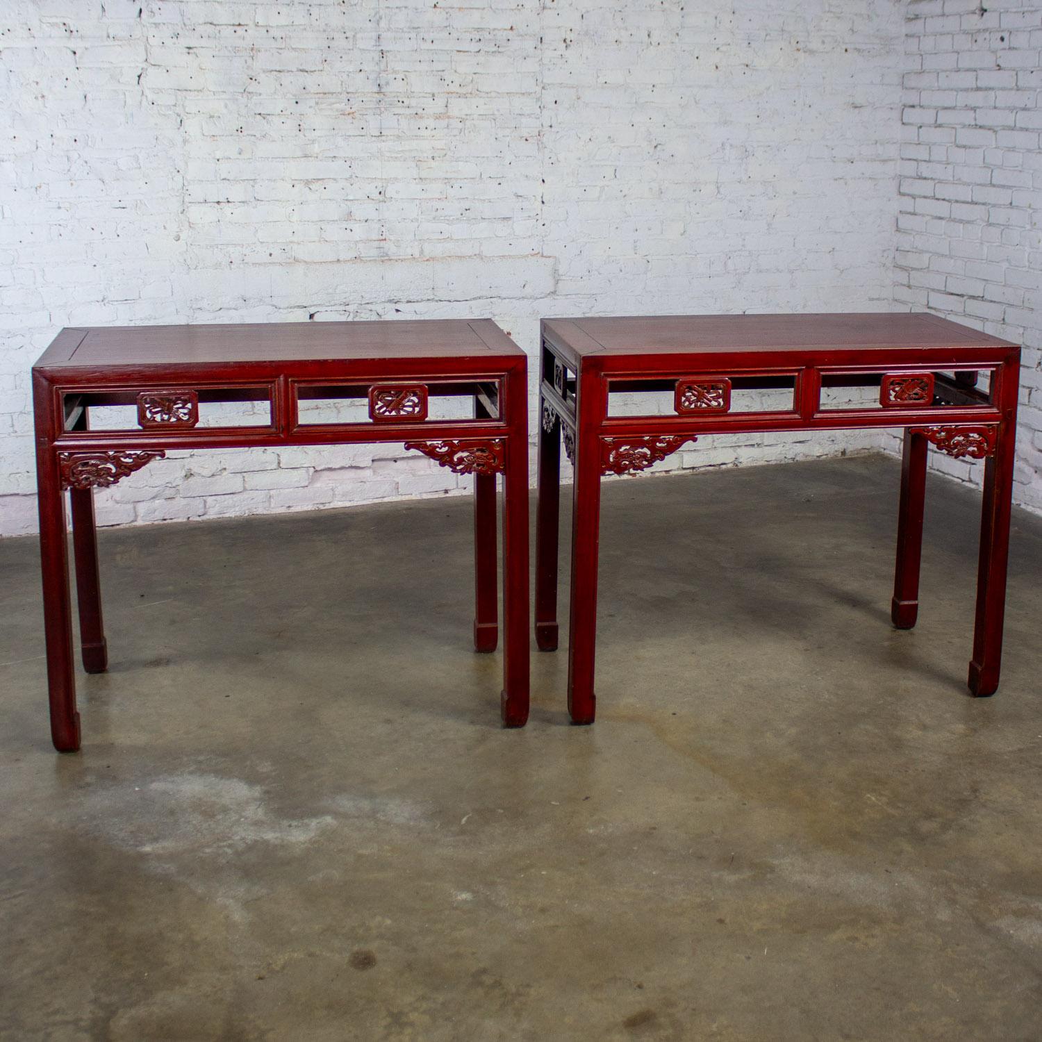Vintage Chinese Hongmu Pair of Alter or Console Tables or Center Table For Sale 14