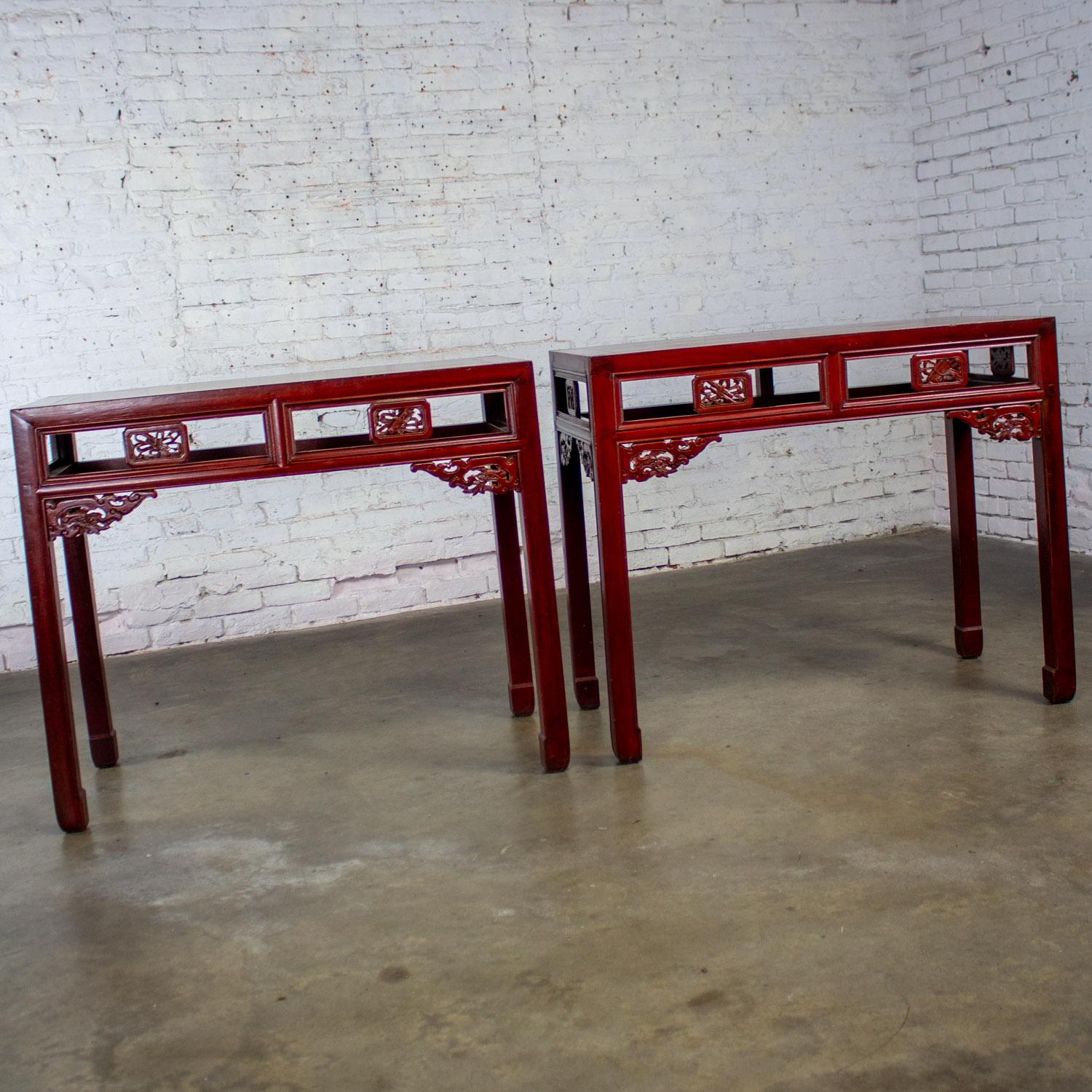 Vintage Chinese Hongmu Pair of Alter or Console Tables or Center Table For Sale 2