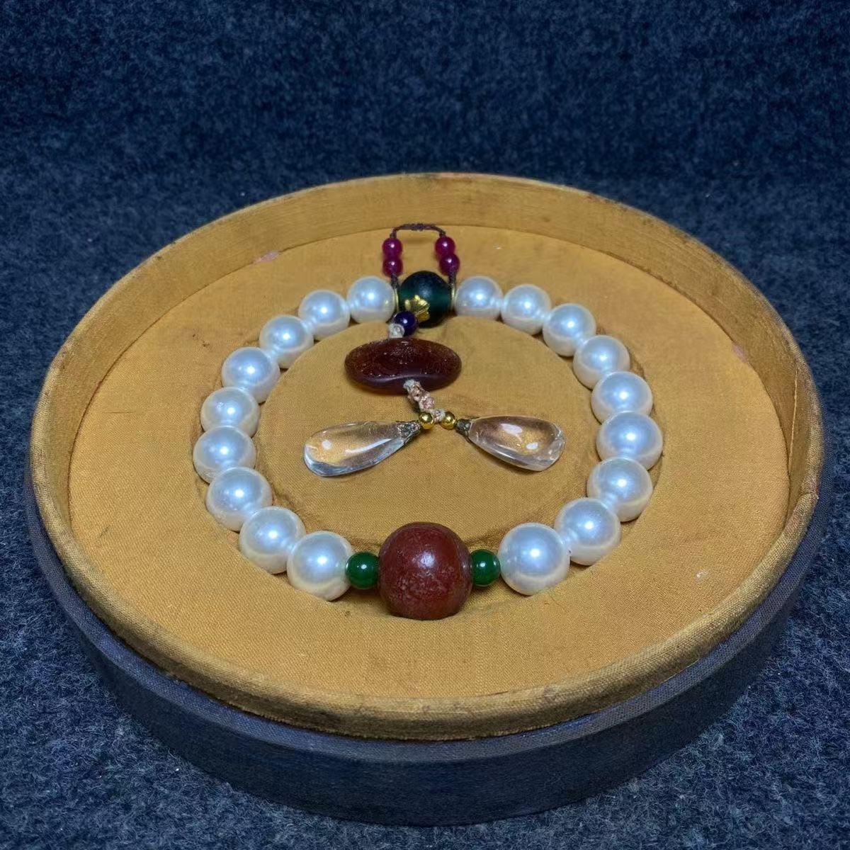19th Century Vintage Chinese Imperial Eighteen White Pearls Bracelet For Sale