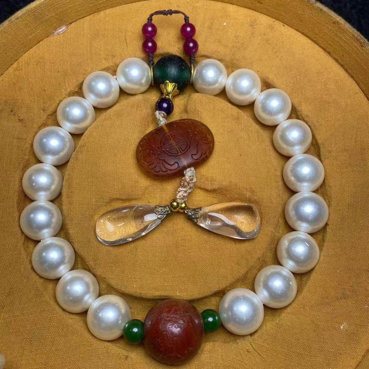 Vintage Chinese Imperial Eighteen White Pearls Bracelet For Sale 2