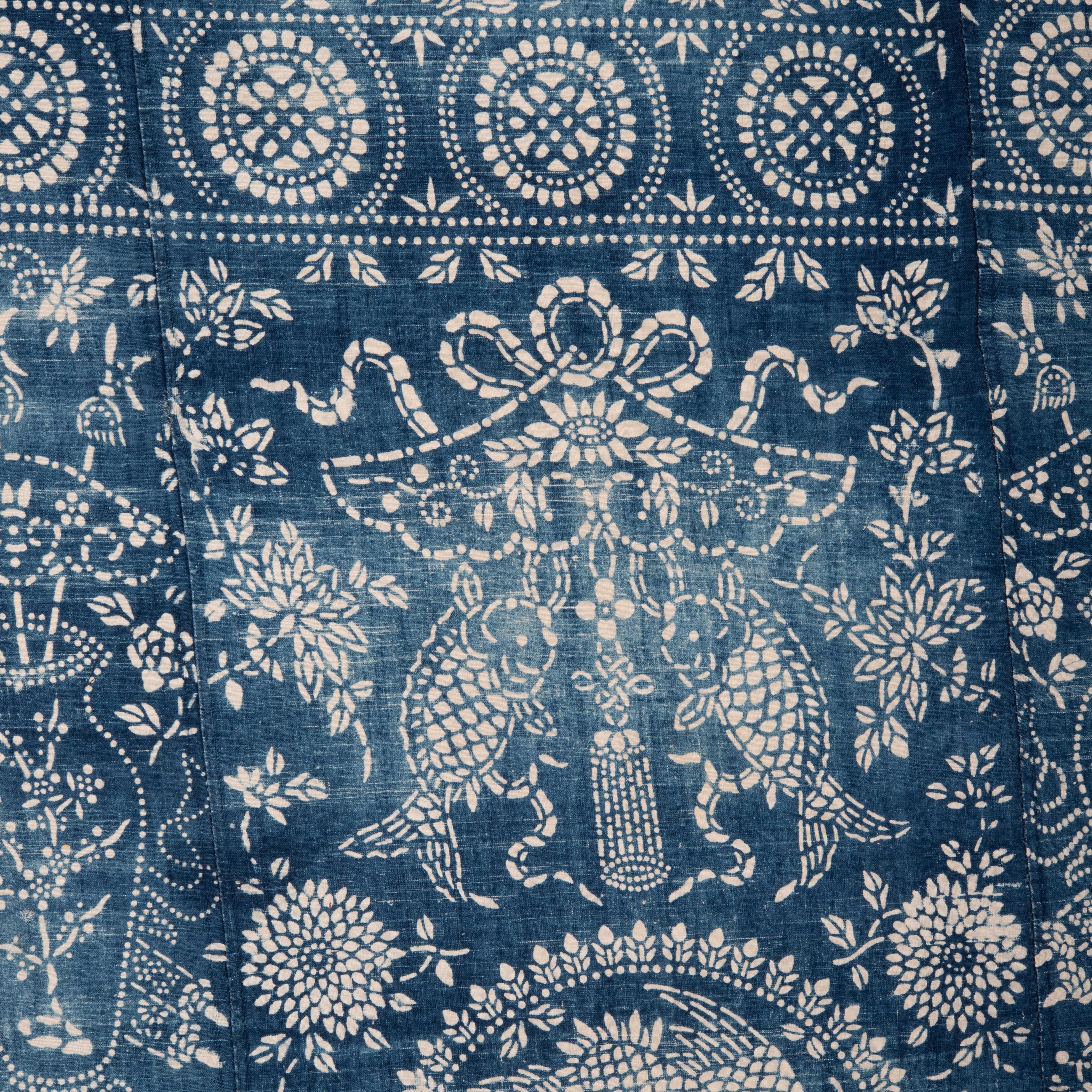 Vintage Chinese Indigo Batik Cover In Good Condition In Istanbul, TR