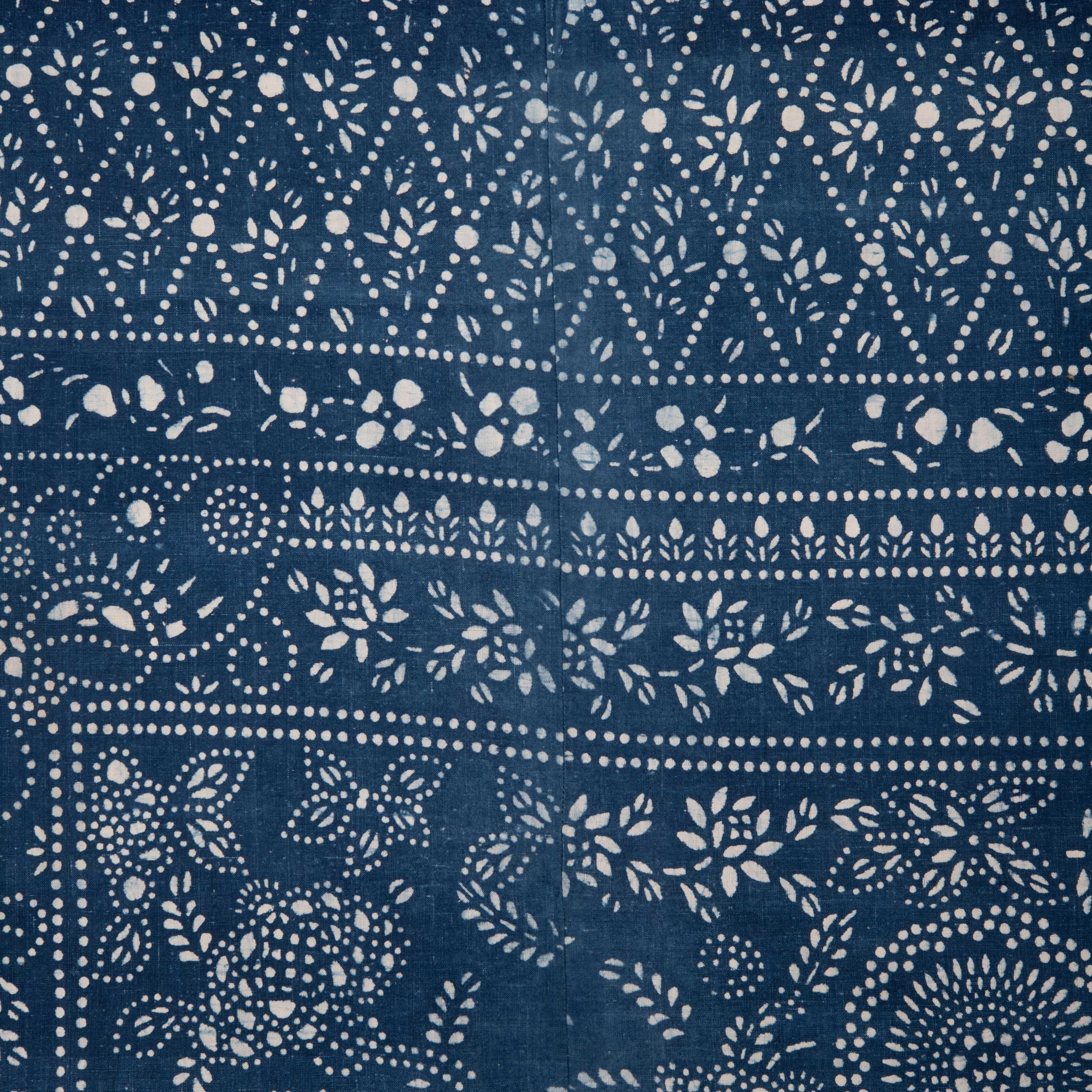 Chinois Couverture vintage chinoise en batik indigo en vente