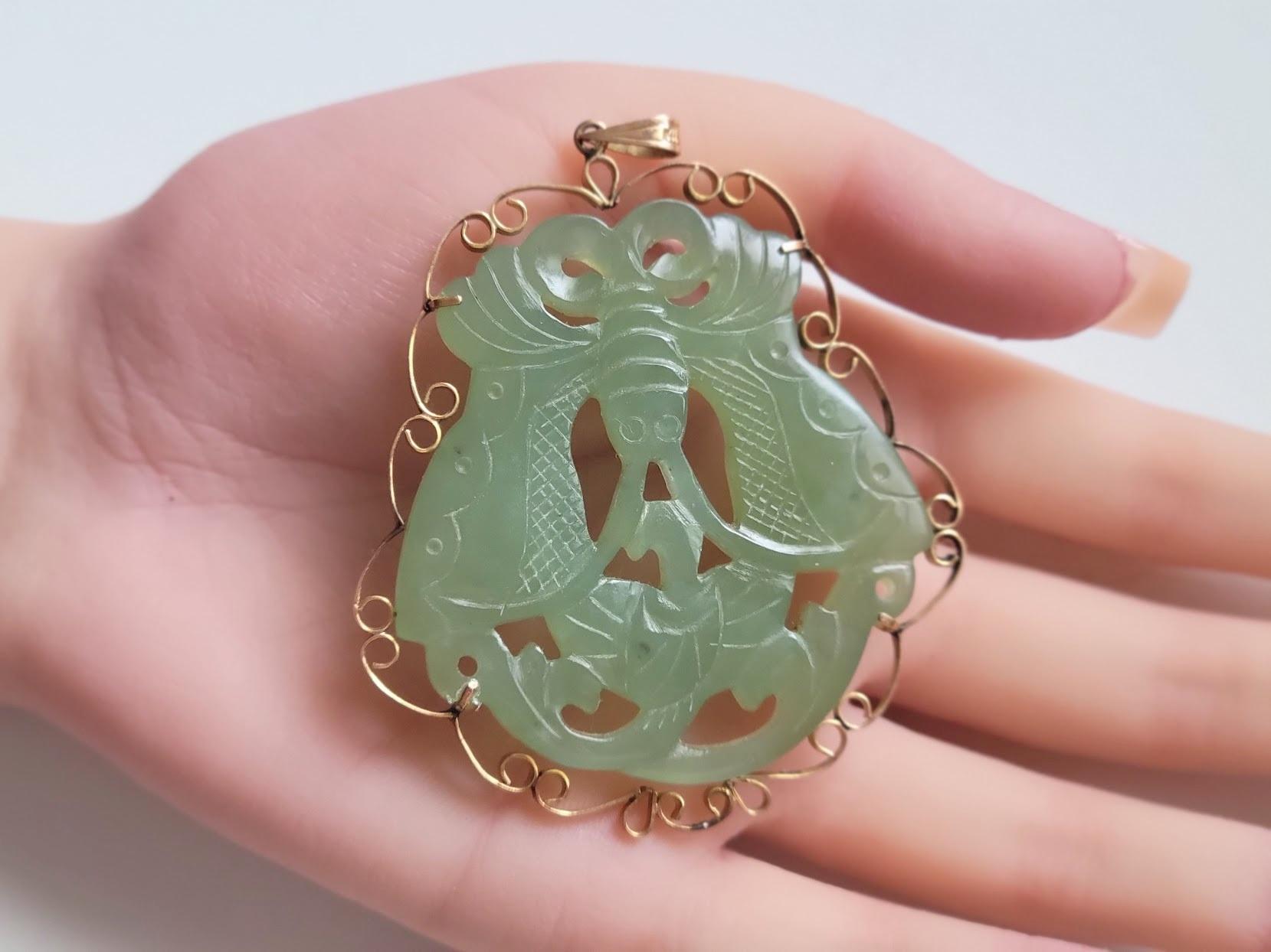Women's or Men's Vintage Chinese Jade Butterfly Gold Pendant For Sale