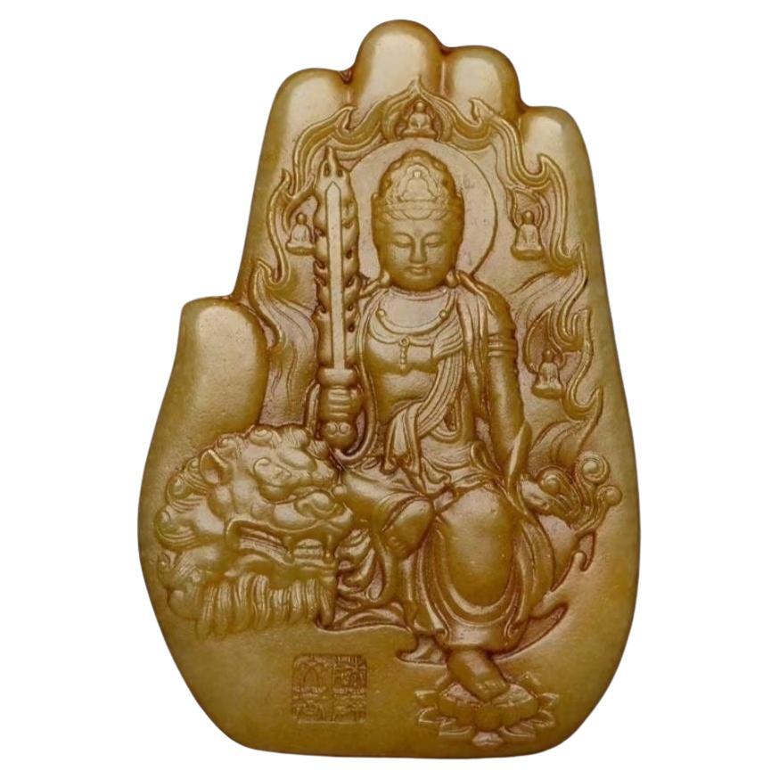 Chinesische Jade-Schnitzerei Guan Yin Buddha aus Jade, der von Buddha mit Hand als Anhänger hält