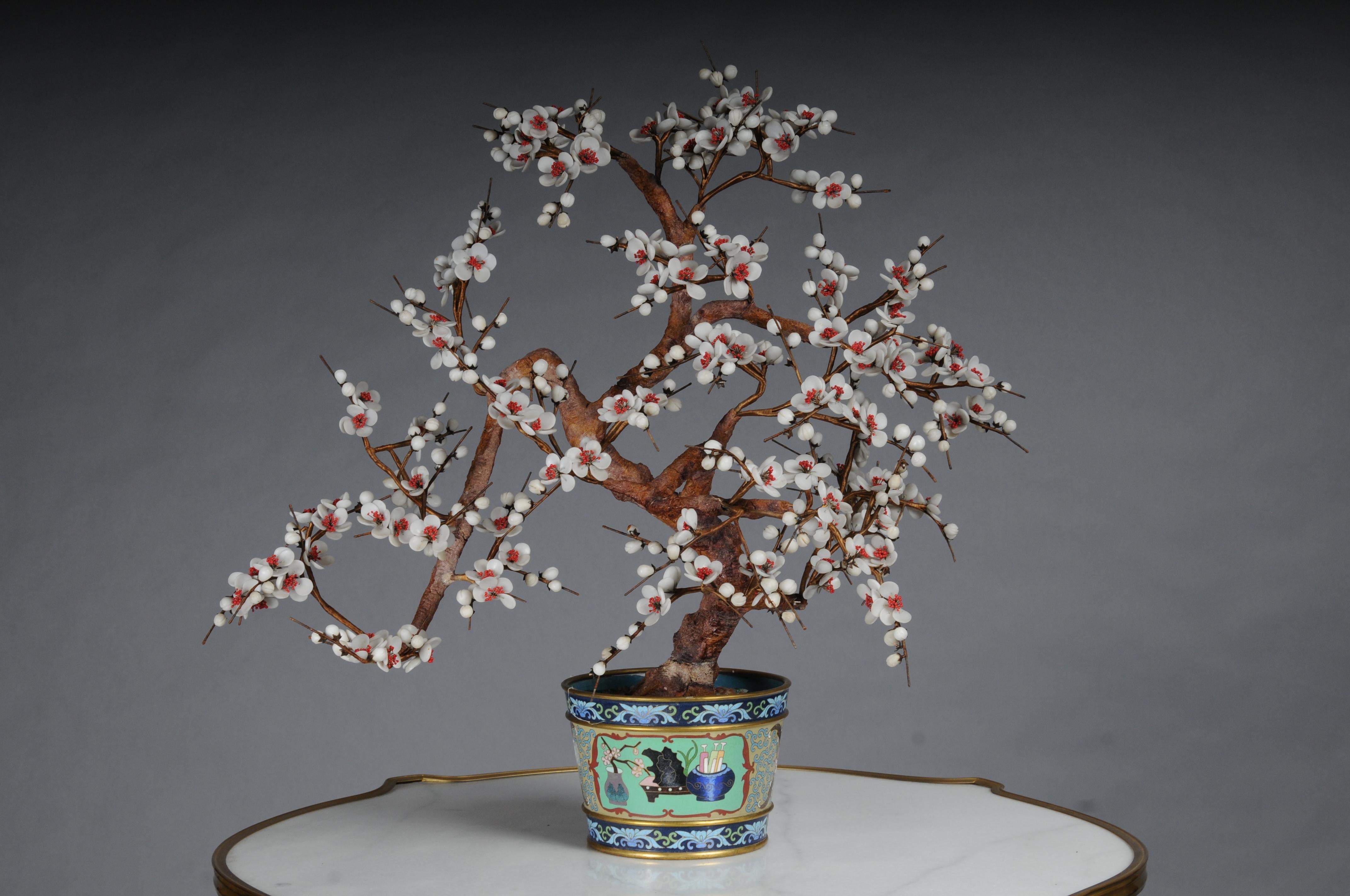 Vintage Chinese Jade Edelstein Bonsai Baum Skulptur, Cloisonné Pflanzer im Zustand „Gut“ im Angebot in Berlin, DE
