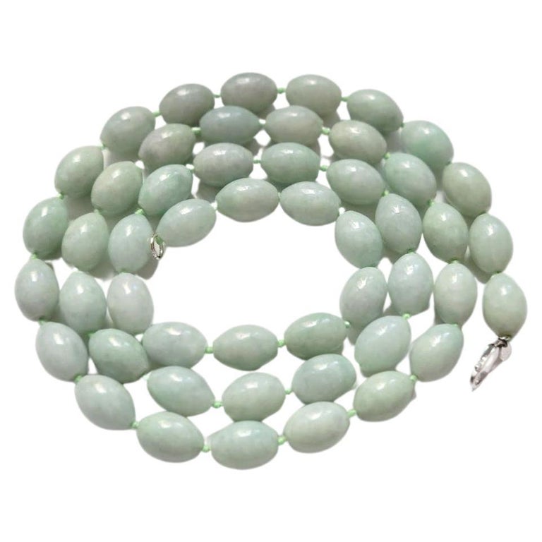 Vintage Chinese Jade Necklace For Sale at 1stDibs