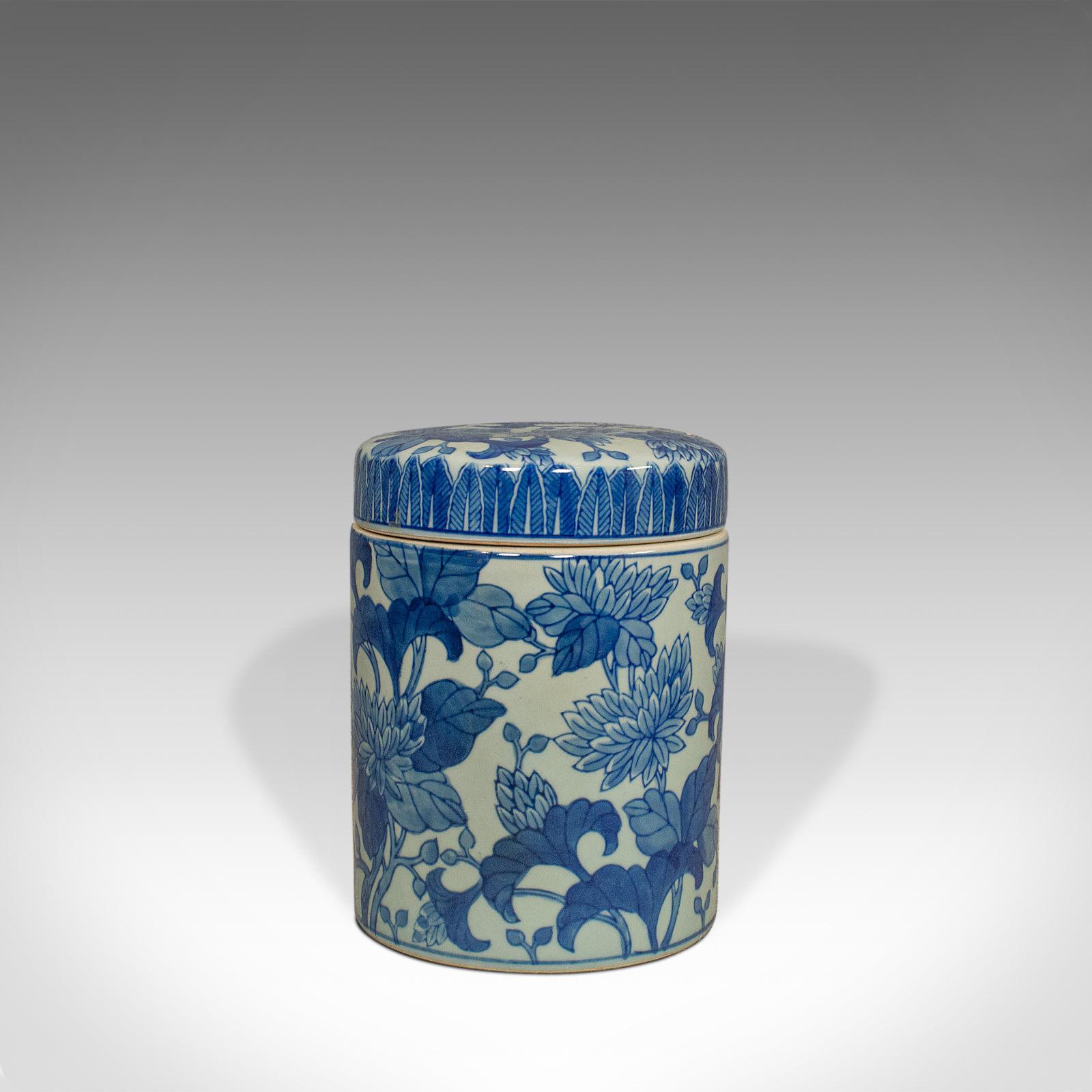 Vintage Chinese Jar, Oriental, Ceramic, Caddy, Urn, Painted, Floral, Pattern In Good Condition In Hele, Devon, GB