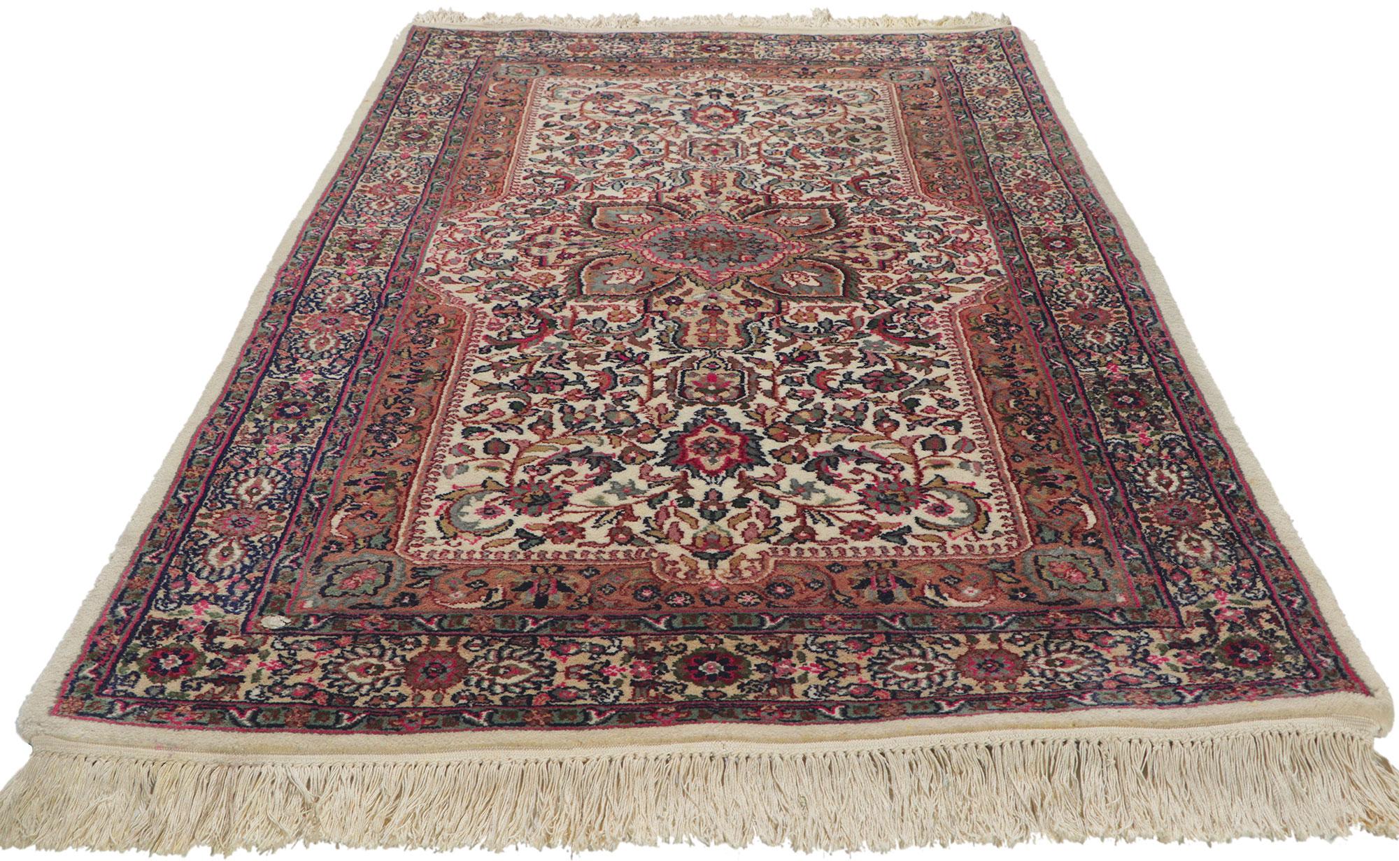 Chinesischer Kerman-Teppich im Vintage-Look, zeitloser Stil trifft auf traditionelle Sensibilität (Kirman) im Angebot