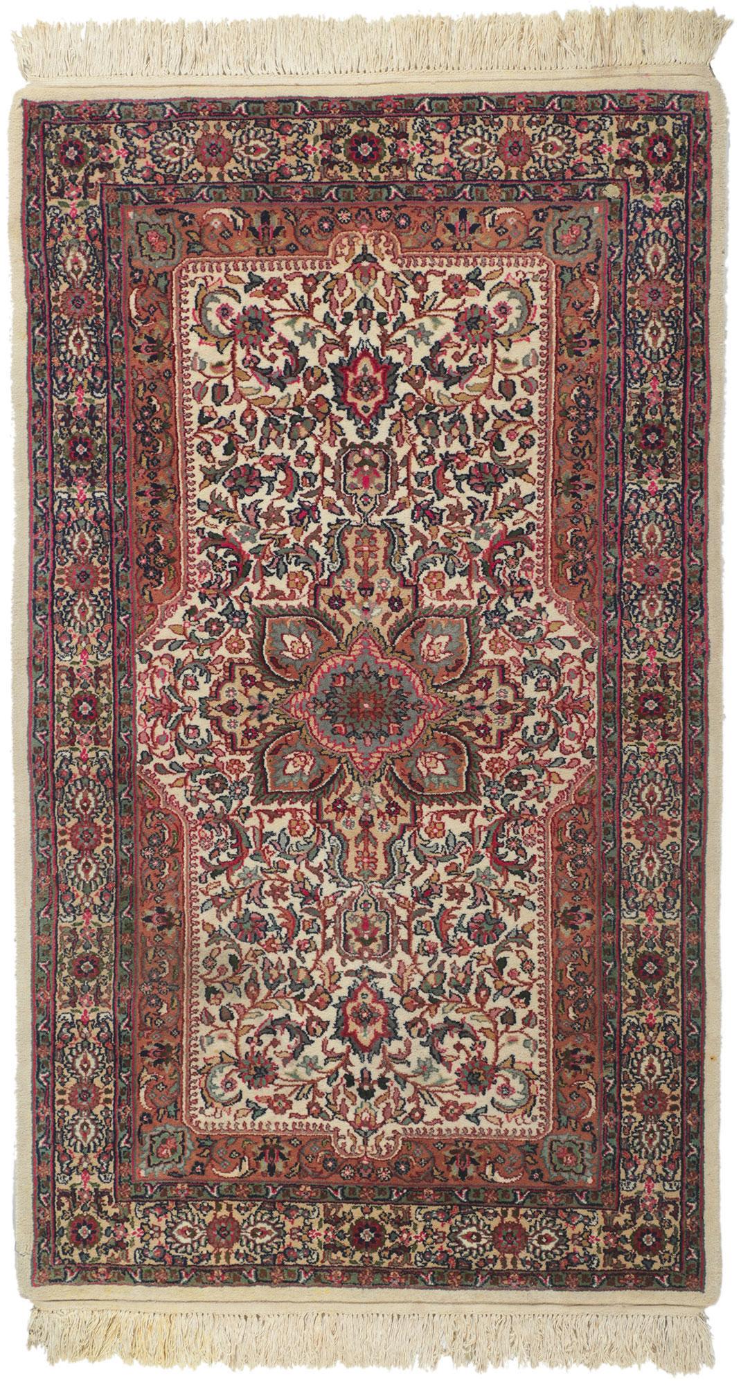 Chinesischer Kerman-Teppich im Vintage-Look, zeitloser Stil trifft auf traditionelle Sensibilität im Angebot 1