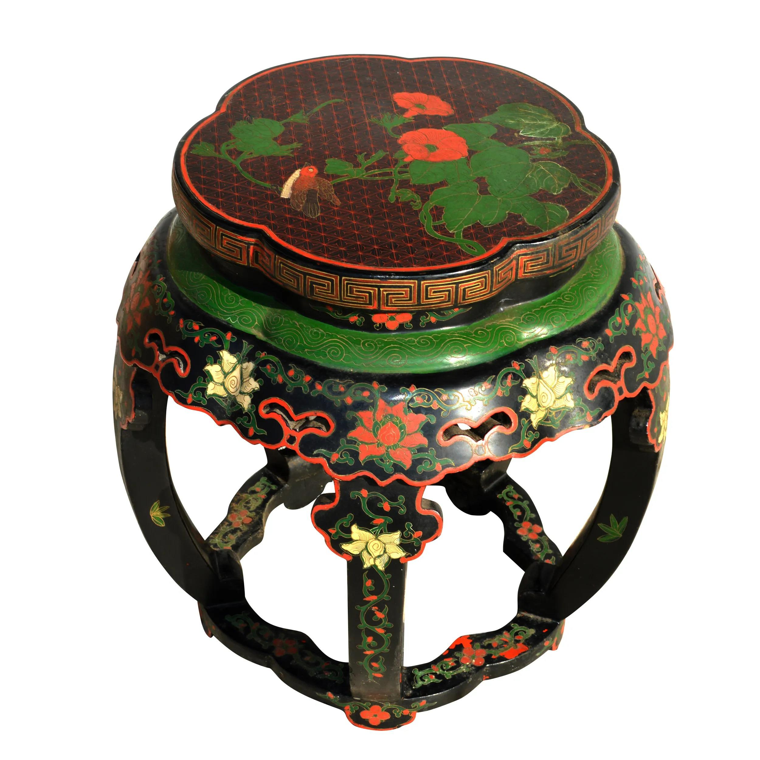20th Century Vintage Chinese Lacquered Chinoiserie Side Table For Sale