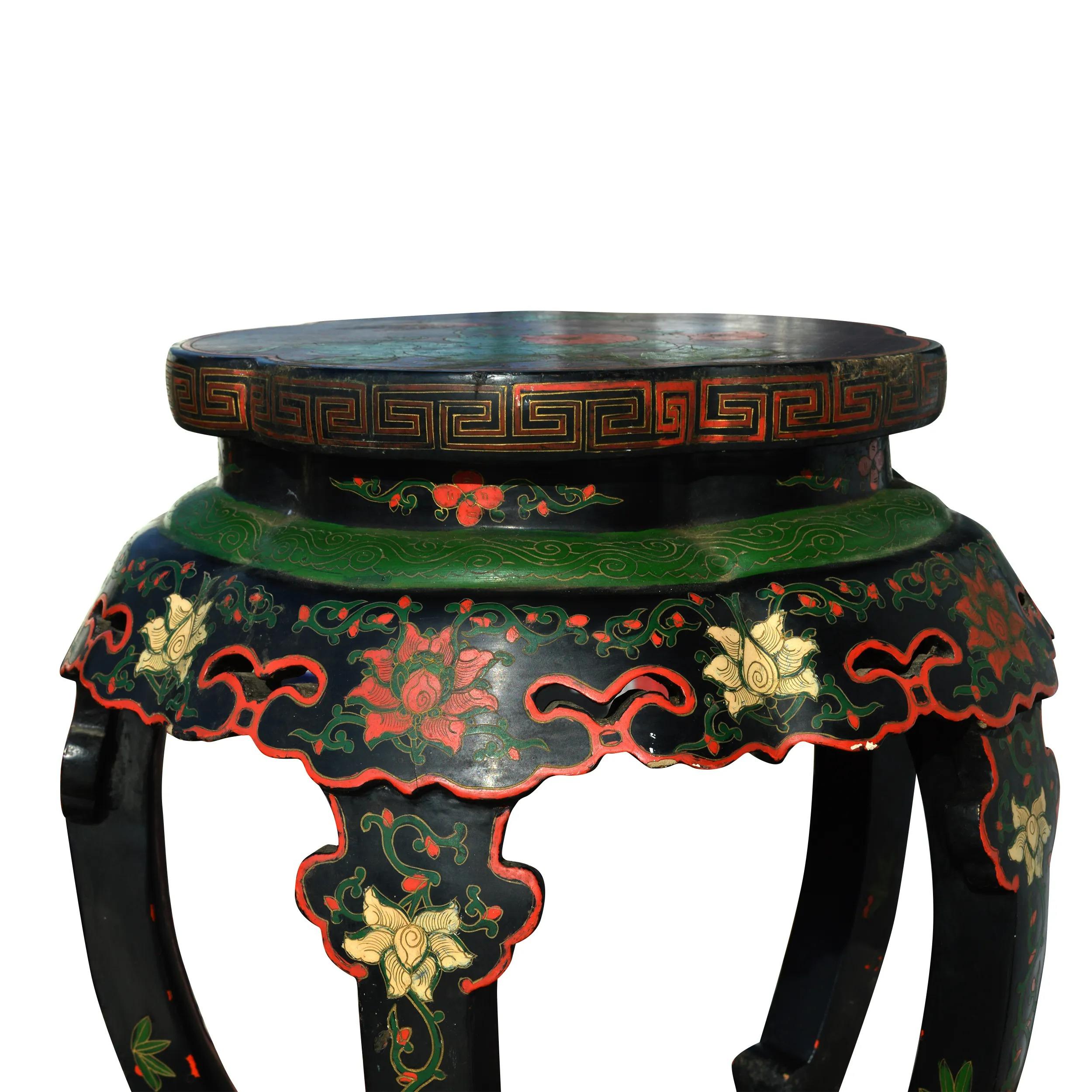 Vintage Chinese Lacquered Chinoiserie Side Table For Sale 2