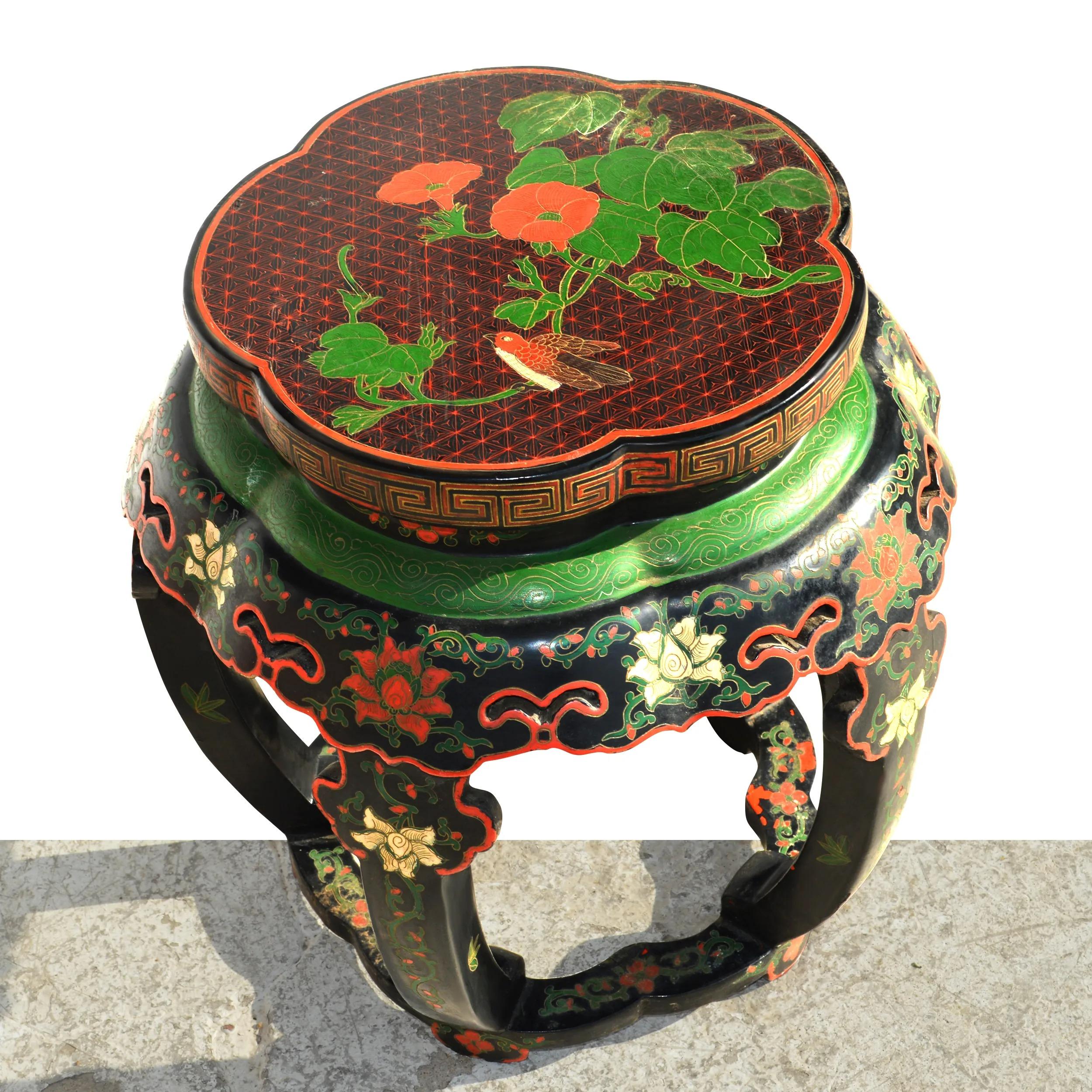 Vintage Chinese Lacquered Chinoiserie Side Table For Sale 3