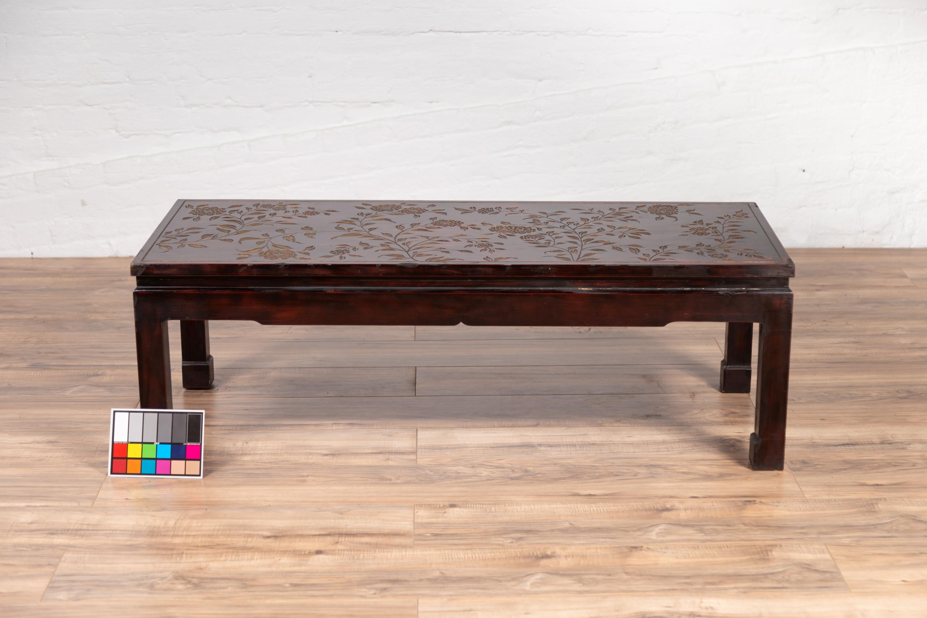 Vintage Chinese Lacquered Coffee Table with Carved and Gilt Floral Décor For Sale 9