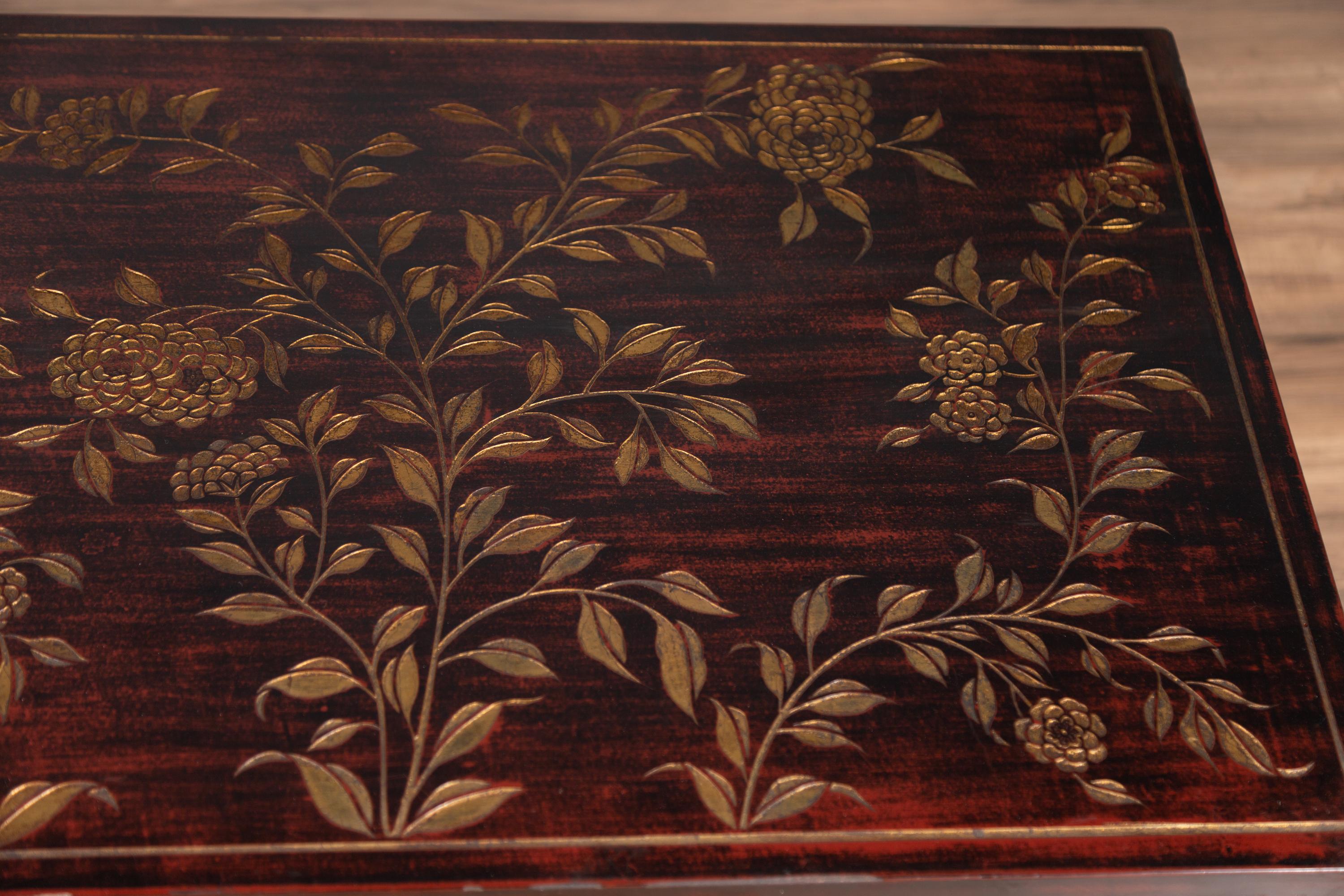 Vintage Chinese Lacquered Coffee Table with Carved and Gilt Floral Décor For Sale 3