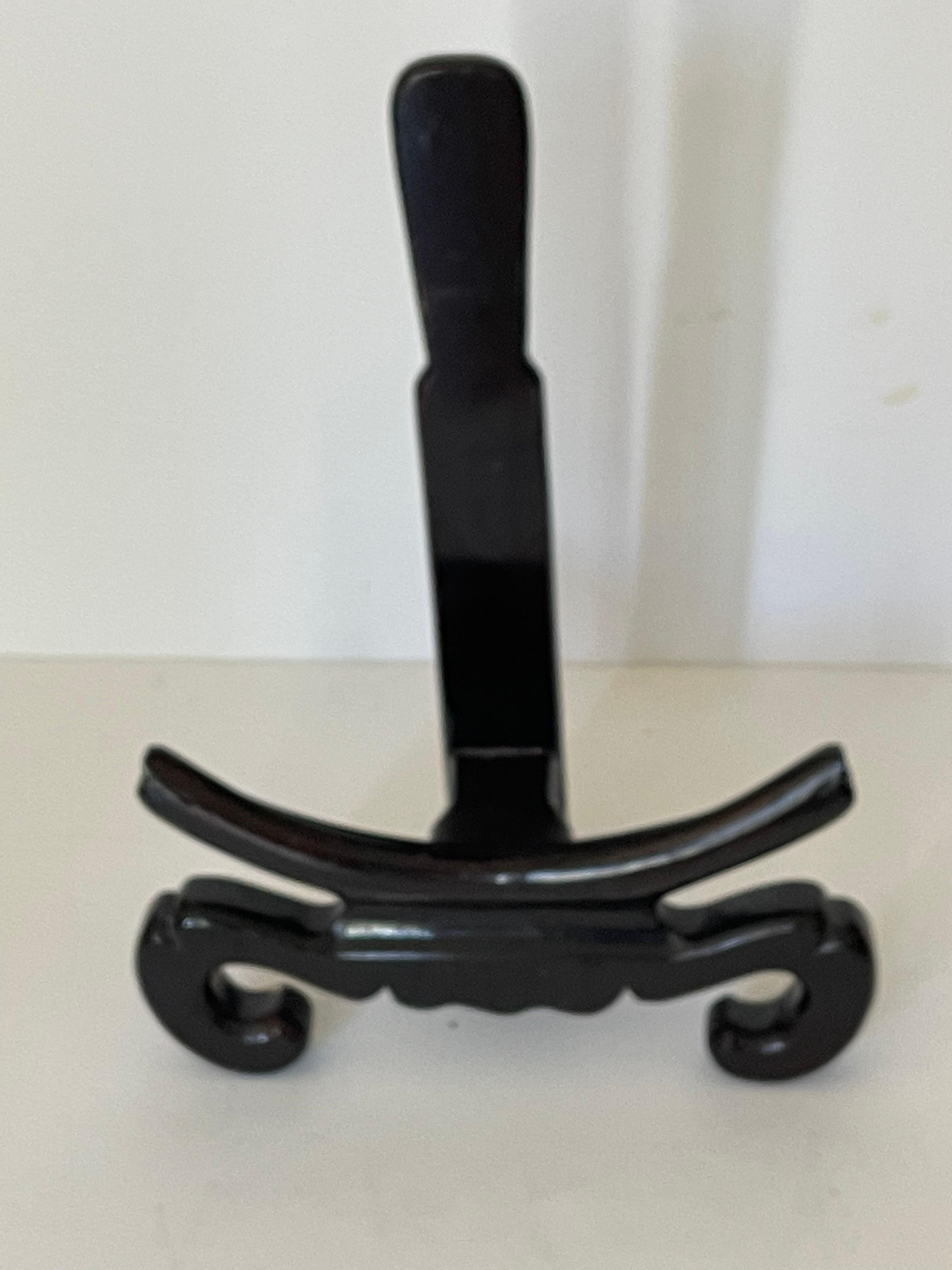 Alzata per quadri cinese in legno laccato vintage.
