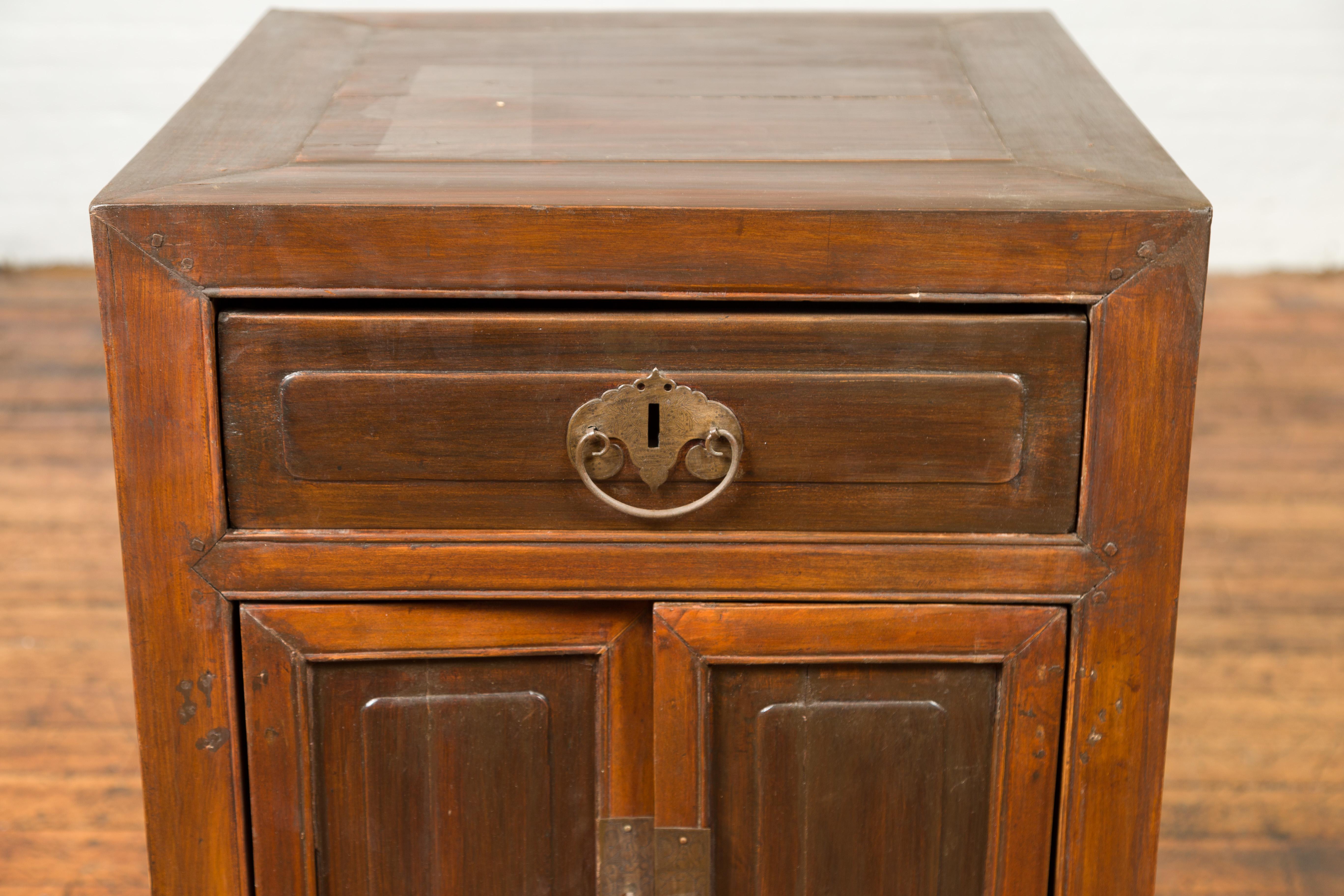 Chinese Midcentury Two-Toned Side Chest with Single Drawer and Double Doors For Sale