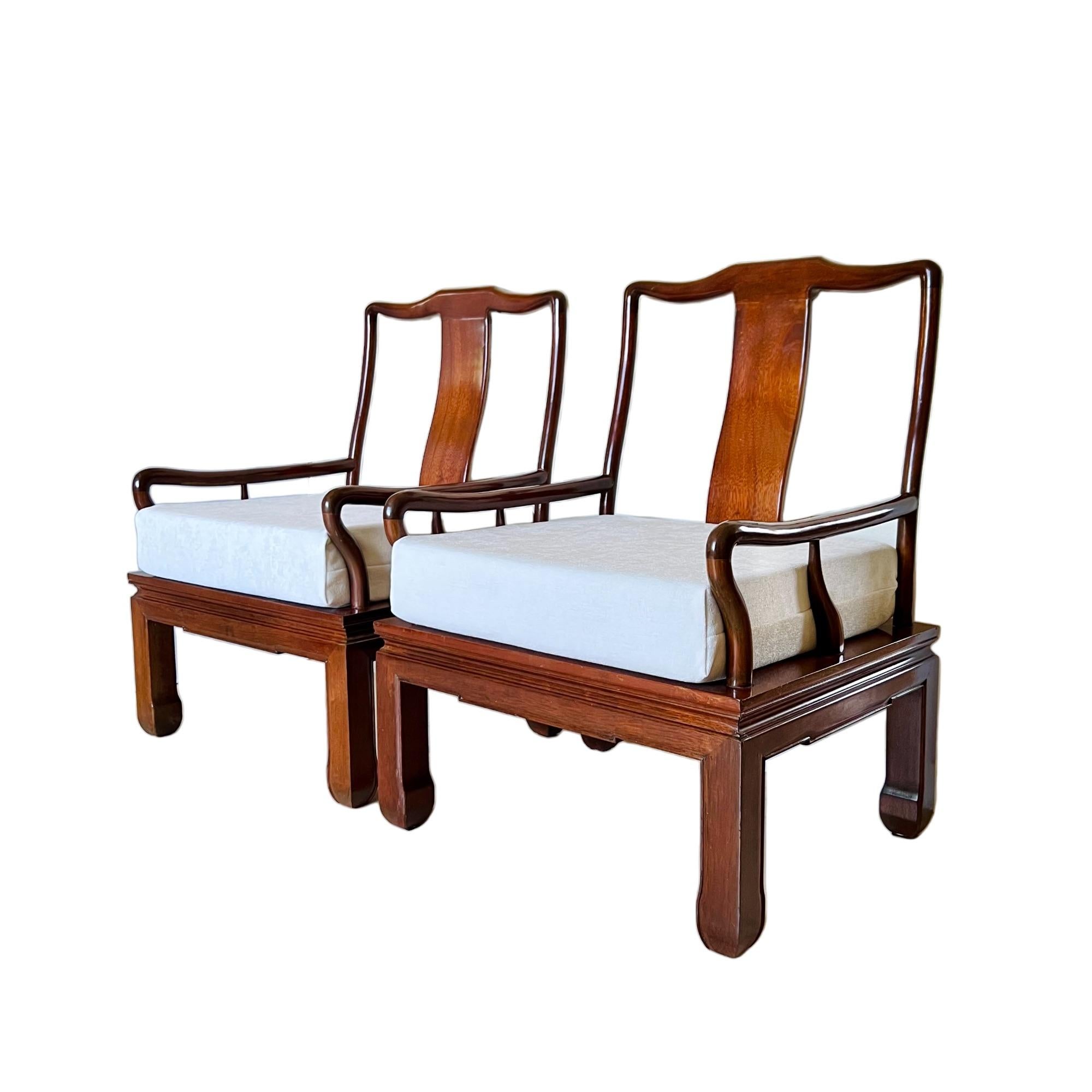 Vintage Chinese Ming Style Arm Chairs, a Pair In Good Condition For Sale In Harlingen, TX