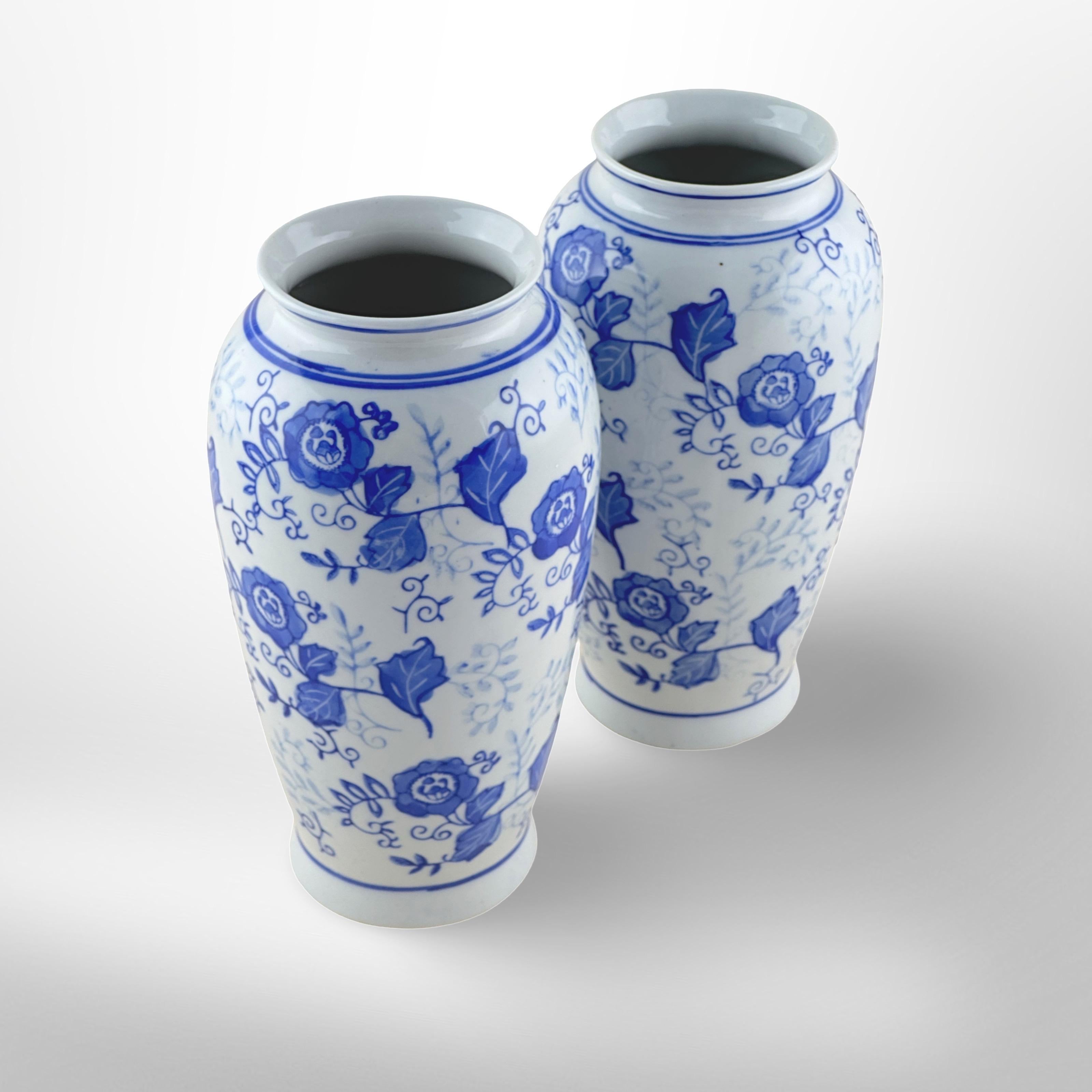 20th Century Pair of Vintage Chinese Ming Style Vases 