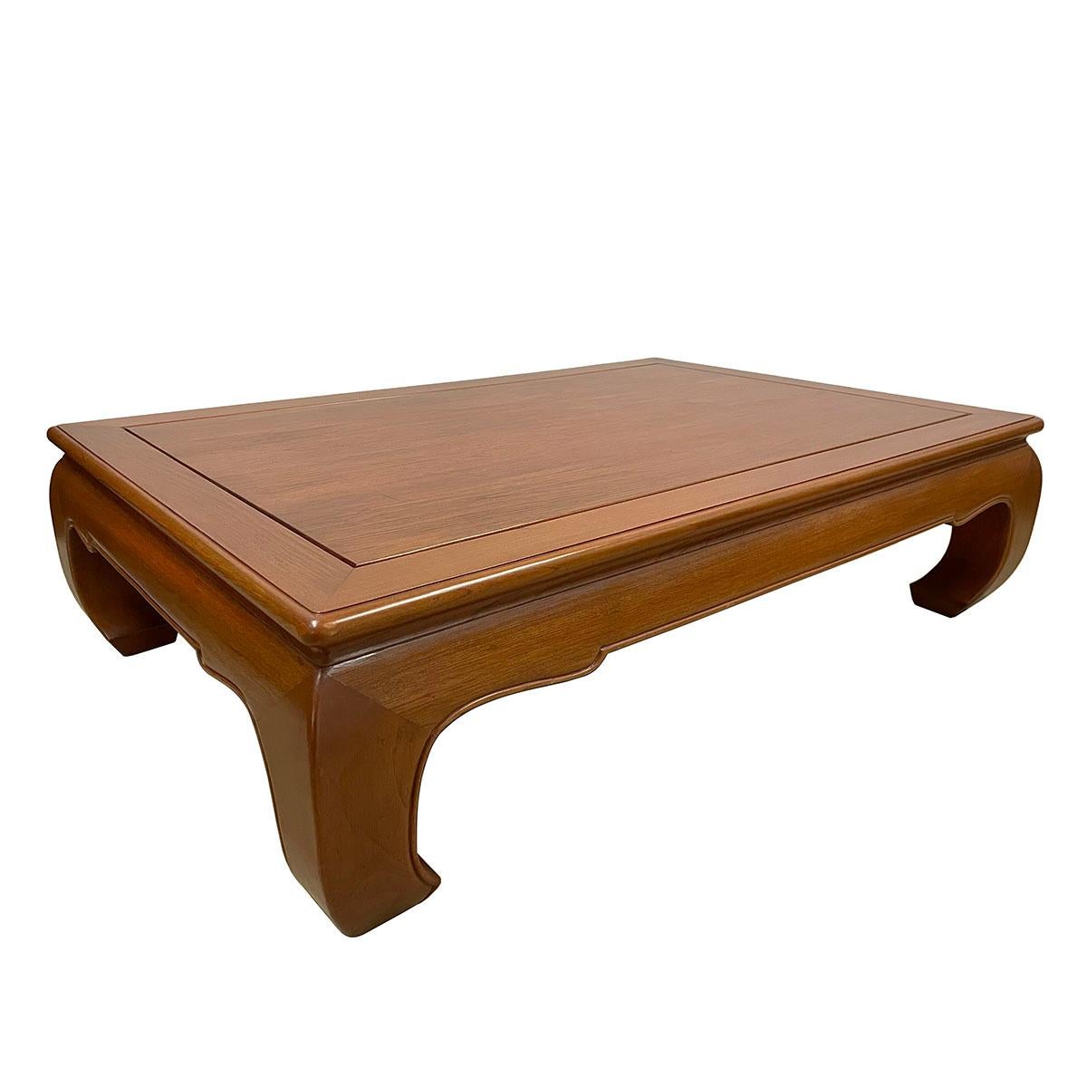 This Huge classic solid rosewood coffee table is laced with hand-carved cloud motif along the four sides of the apron.The curved big banana shape feet give a graceful and also sturdy look. Constructed with traditional joinery technique provides