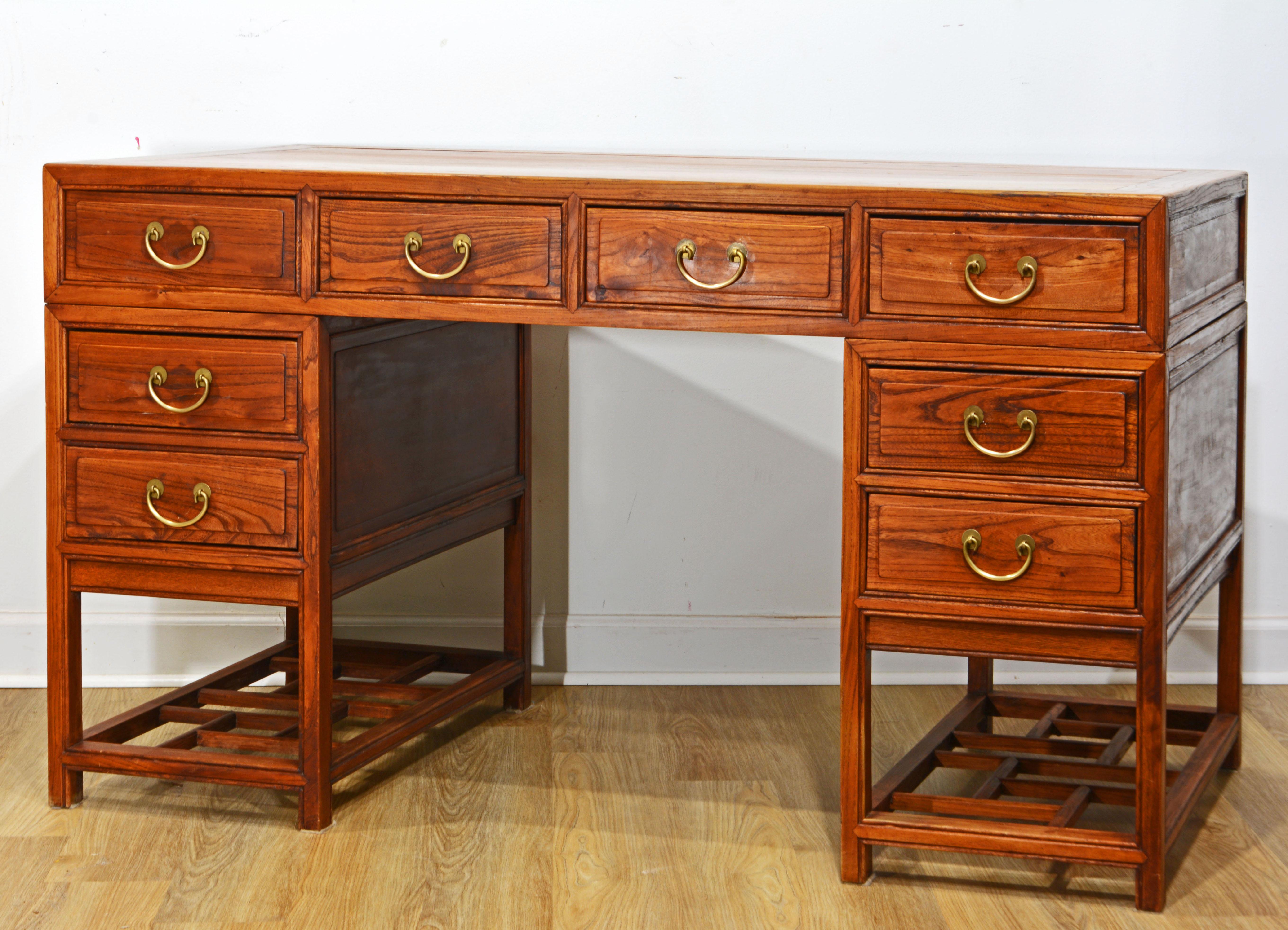 Vintage Chinese Ming Style Three Part 8 Drawer Elm Wood Scholar's Desk, 1970's In Good Condition In Ft. Lauderdale, FL
