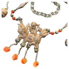 Collier vintage chinois de Mongolie sculpté en cornaline, turquoise et argent émaillé