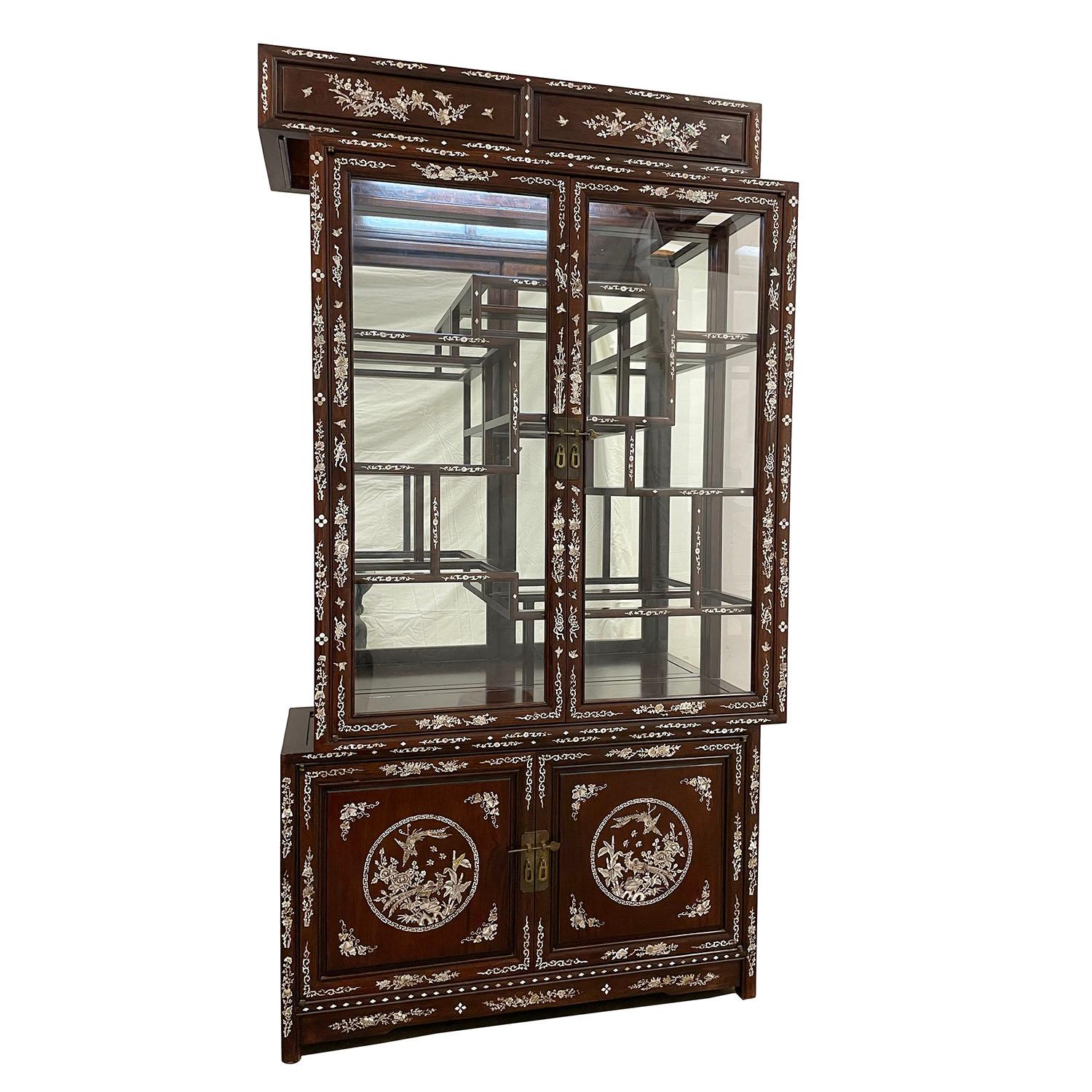 Vintage Chinese Mother of Pearl Inlay Rosewood Display/Curio Cabinet In Good Condition In Pomona, CA