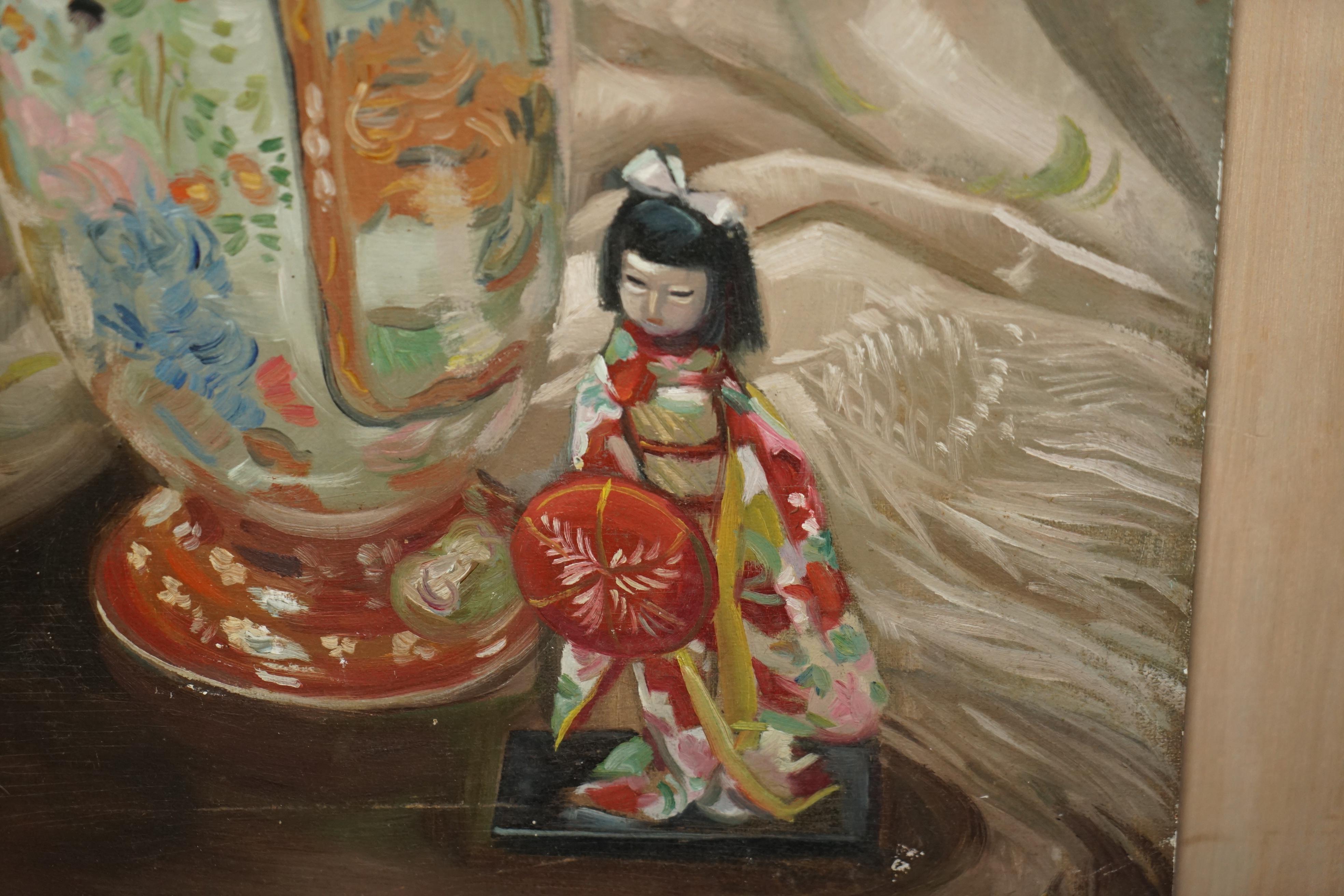 VINTAGE CHINESE OIL PAiNTING OF A BEAUTIFUL VASE & GHASIA GIRL STATUE For Sale 8