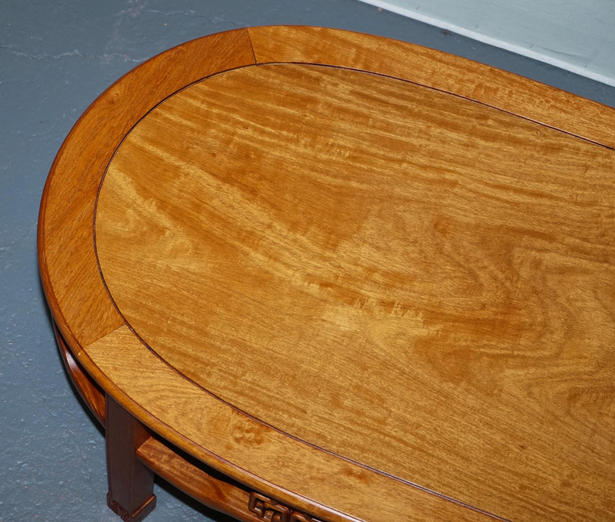 VINTAGE CHiNESE ORIENTAL CARVED BROWN TEAK COFFEE TABLE For Sale 3