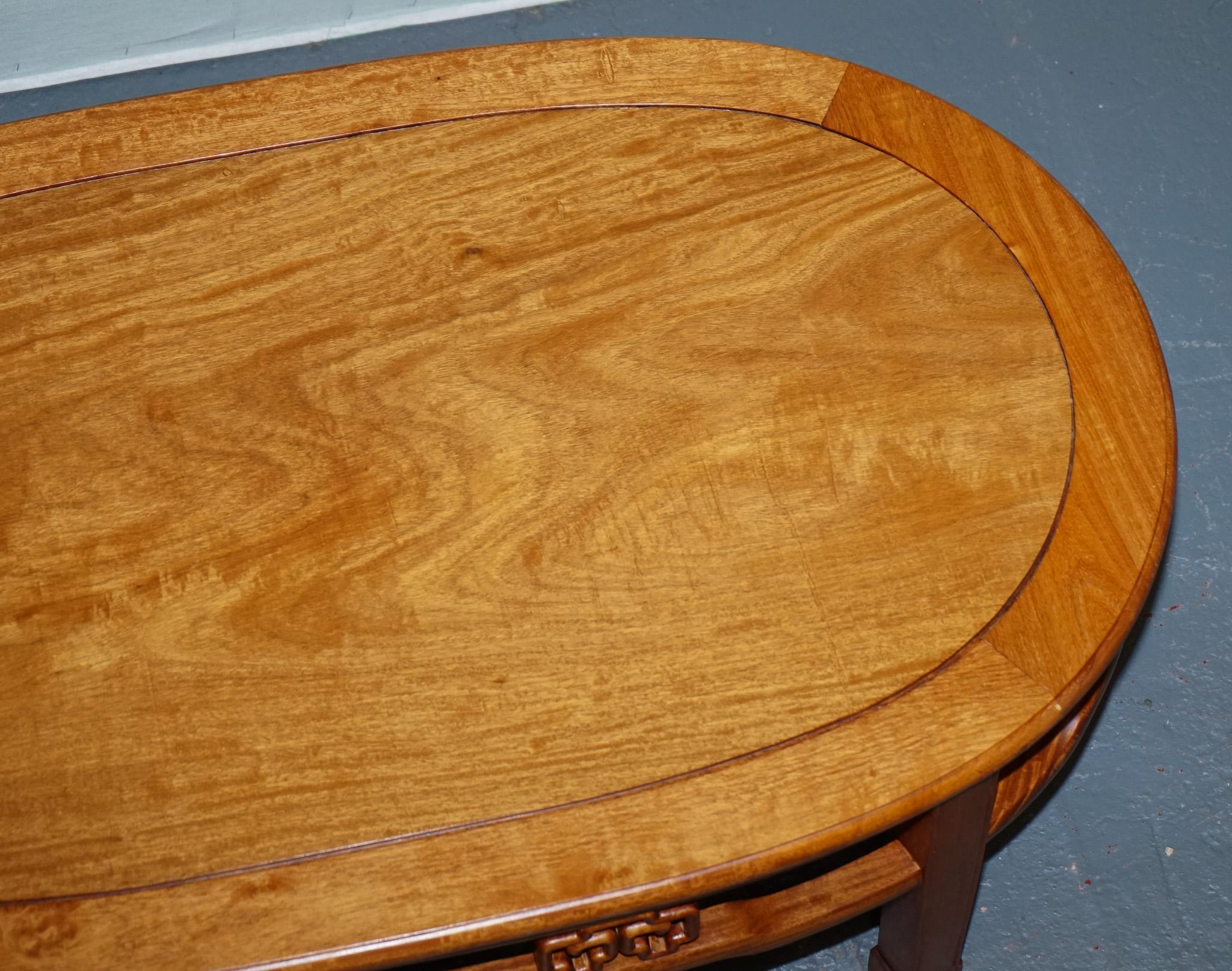 VINTAGE CHiNESE ORIENTAL CARVED BROWN TEAK COFFEE TABLE For Sale 4