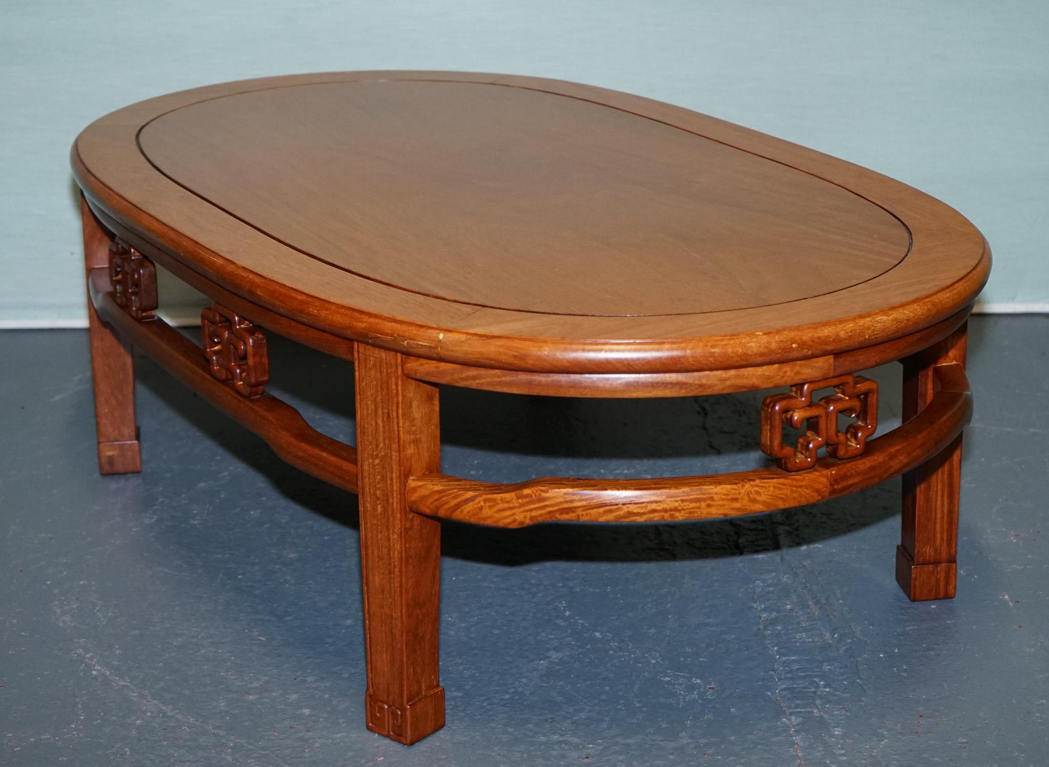 Teak VINTAGE CHiNESE ORIENTAL CARVED BROWN TEAK COFFEE TABLE For Sale