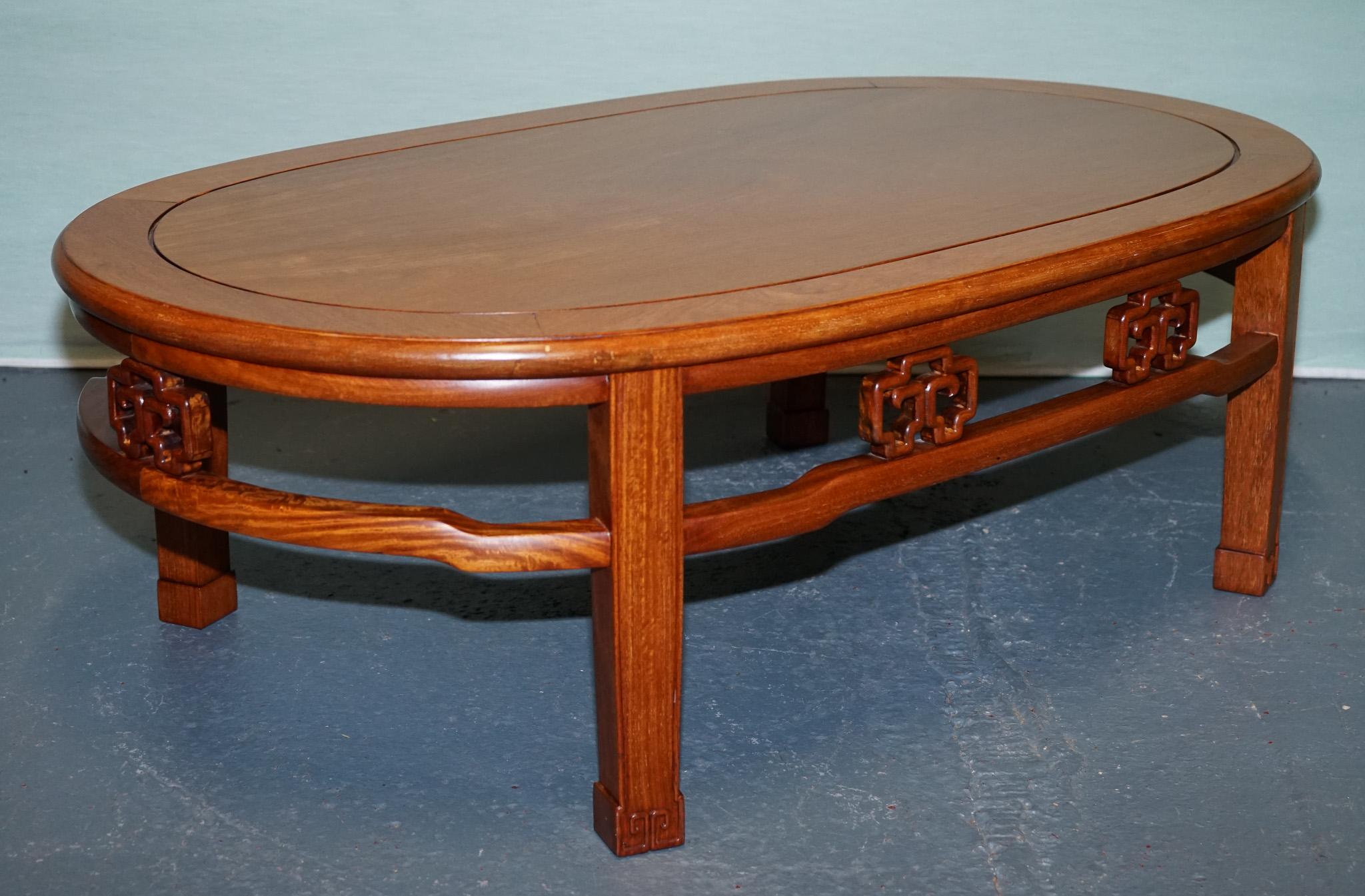 VINTAGE CHiNESE ORIENTAL CARVED BROWN TEAK COFFEE TABLE For Sale 1