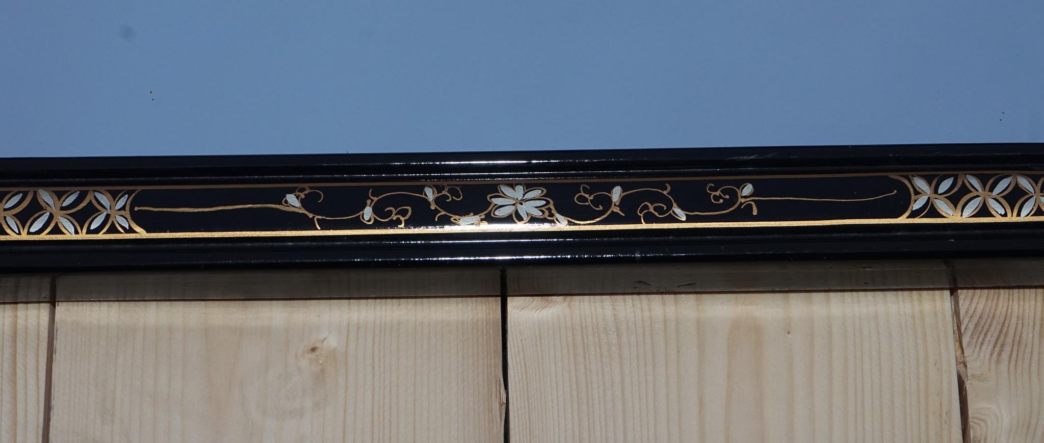 VINTAGE CHINESE ORIENTAL CHINOISERIE ORNATE LACQUERED WALL MiRROR For Sale 3